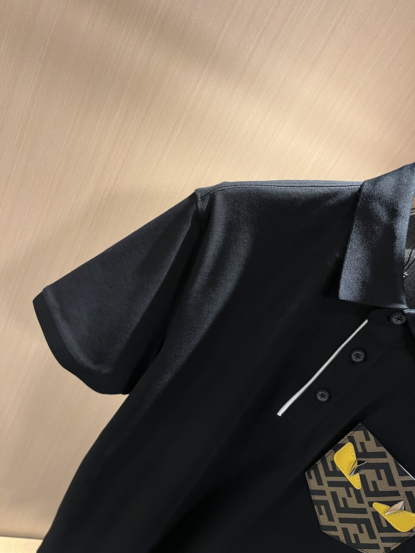 FEN 芬*迪2025春夏新款短袖Polo衫！净版百搭不限制年龄，胸前logo图案压胶工艺设计！无论你是