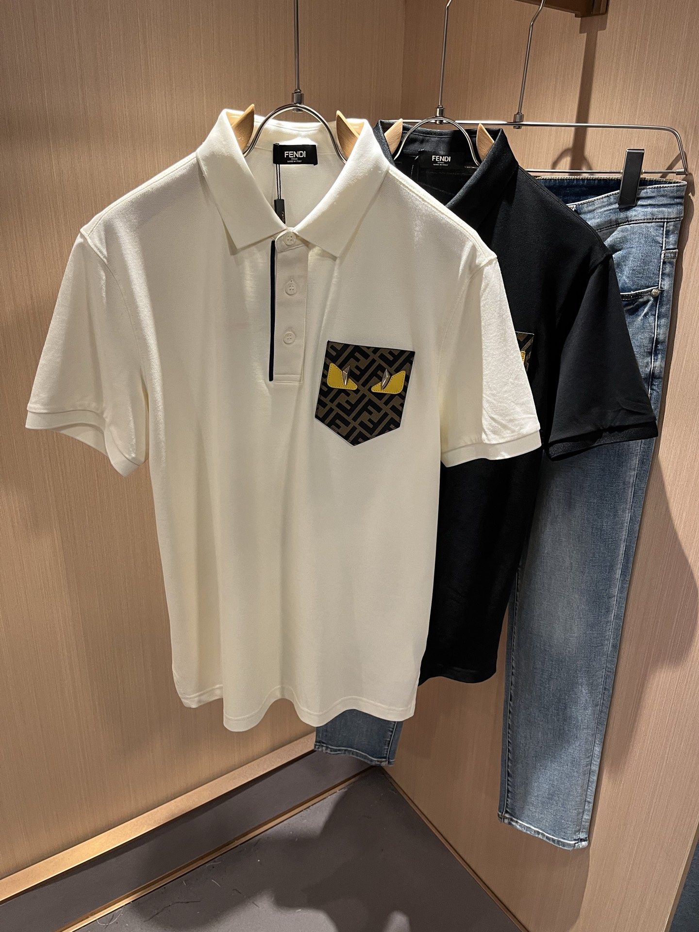 FEN 芬*迪2025春夏新款短袖Polo衫！净版百搭不限制年龄，胸前logo图案压胶工艺设计！无论你是