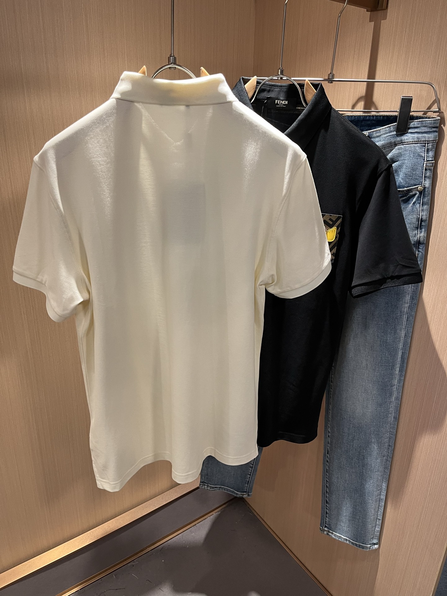 FEN 芬*迪2025春夏新款短袖Polo衫！净版百搭不限制年龄，胸前logo图案压胶工艺设计！无论你是
