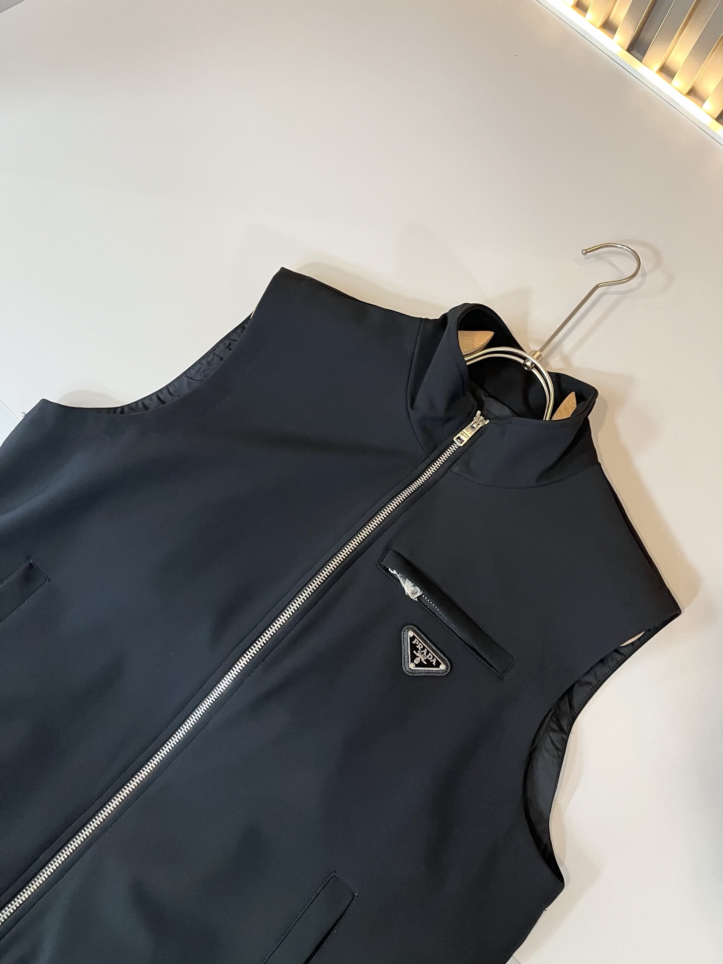 PRAD*A普*达2025秋冬休闲马甲外套，最新时尚休闲拉链夹克，时尚夹克外套!贸易公司渠道稀出，同步官