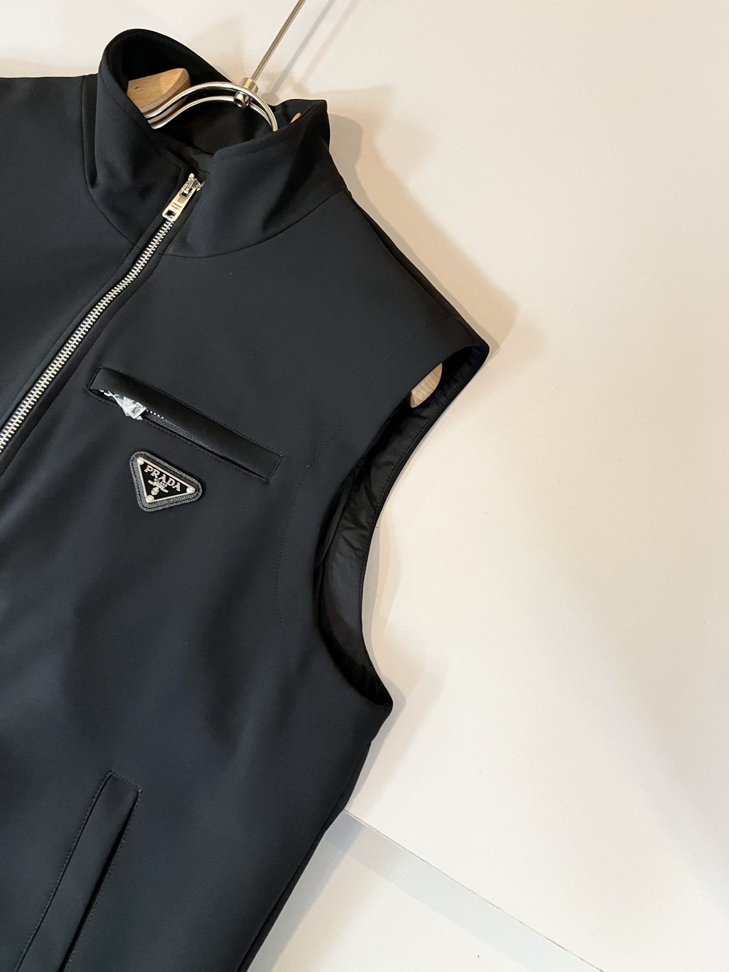 PRAD*A普*达2025秋冬休闲马甲外套，最新时尚休闲拉链夹克，时尚夹克外套!贸易公司渠道稀出，同步官