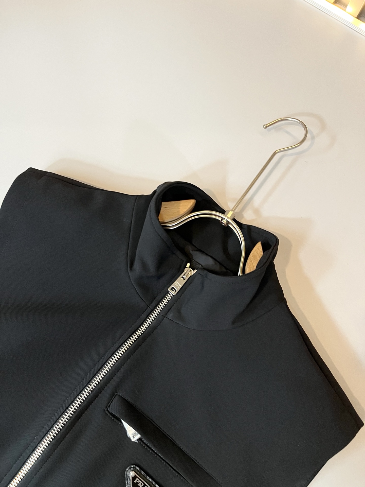 PRAD*A普*达2025秋冬休闲马甲外套，最新时尚休闲拉链夹克，时尚夹克外套!贸易公司渠道稀出，同步官