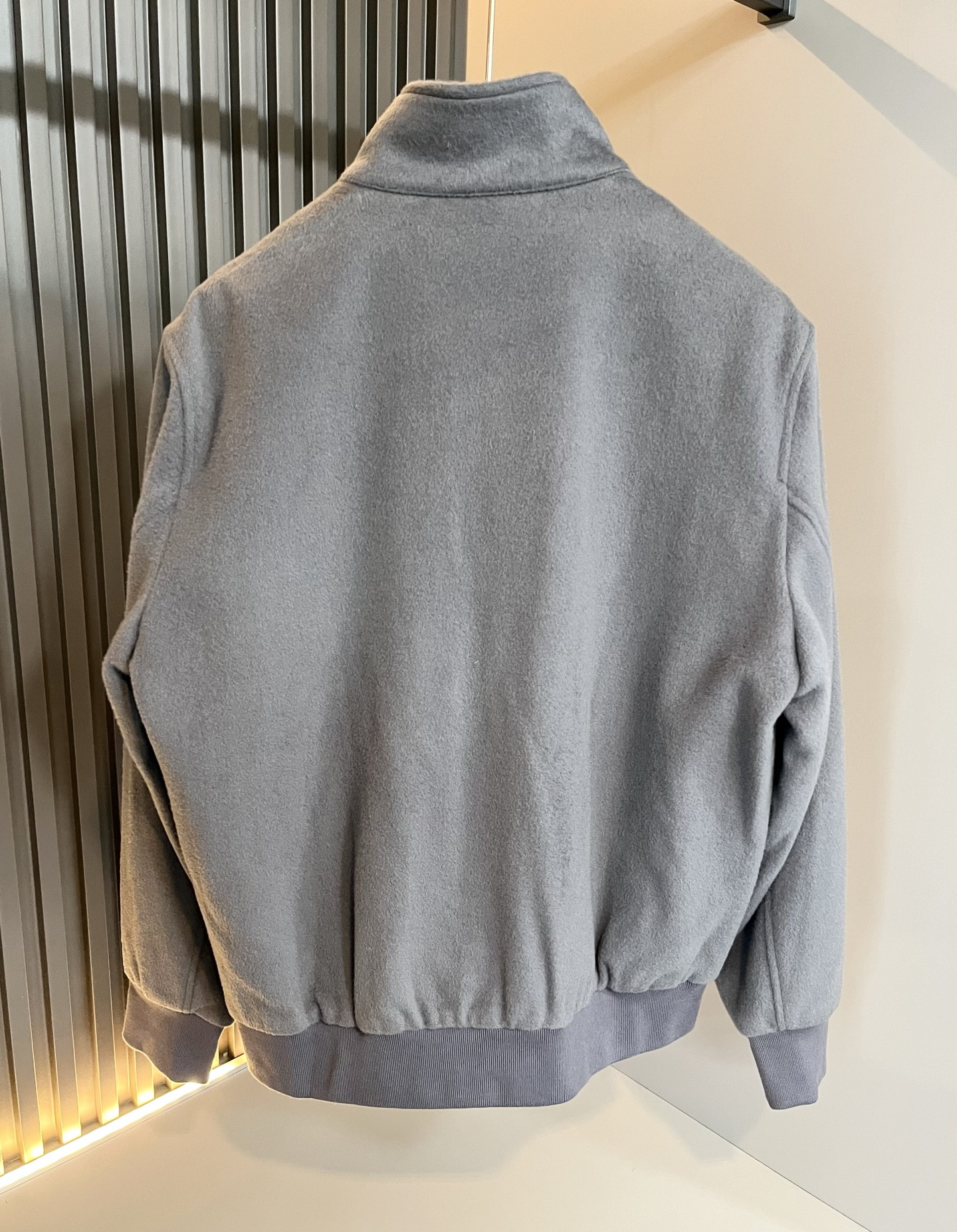 BURBER*Y巴*莉2025秋冬新品夹克外套重磅来袭，定制羊毛呢子面料制作而成，高端户外运动休闲系列，