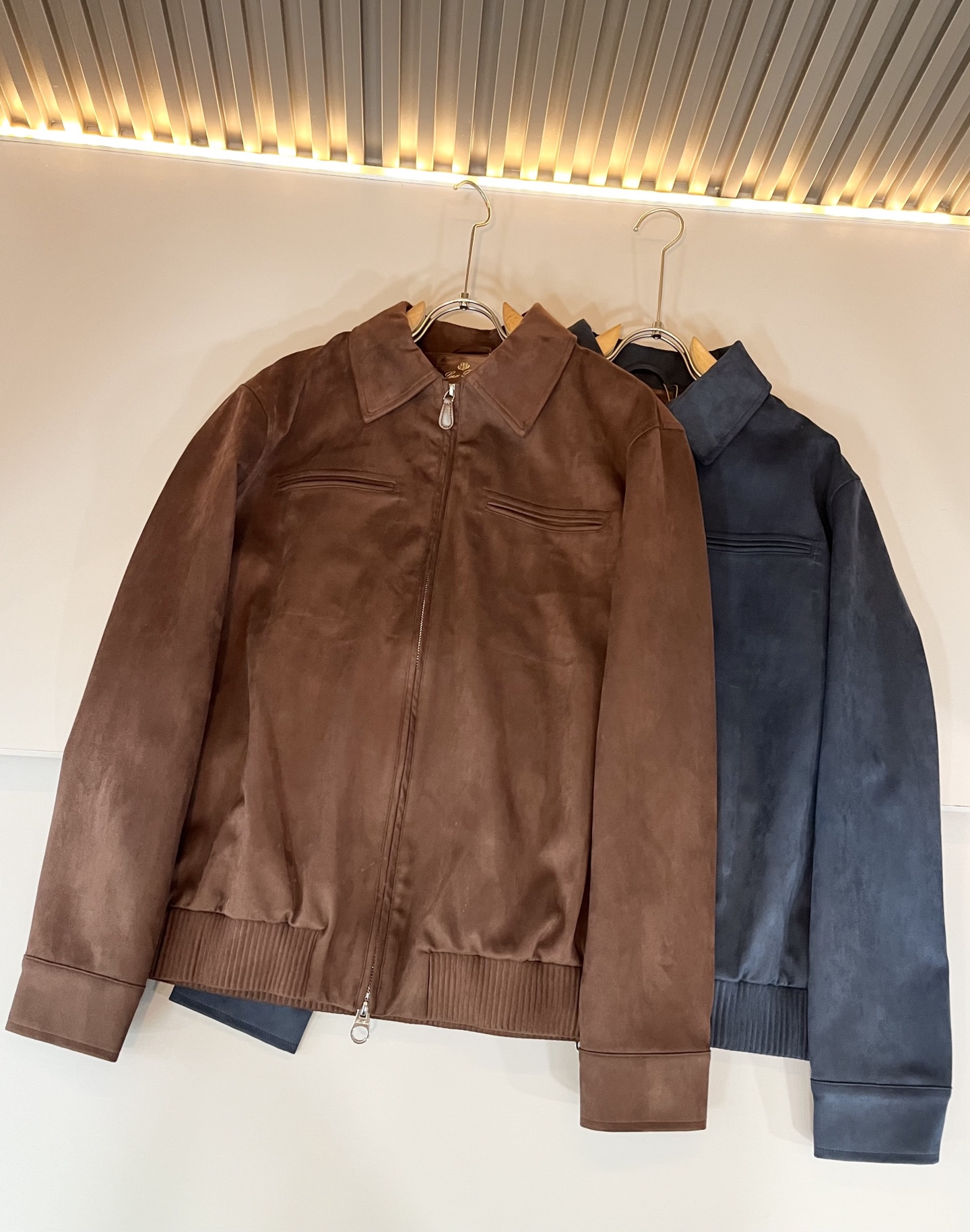 Loro Piana诺悠翩雅 2025秋冬新品男士休闲夹克外套，外贸公司订单！客供仿鹿绒材质，经典的专有