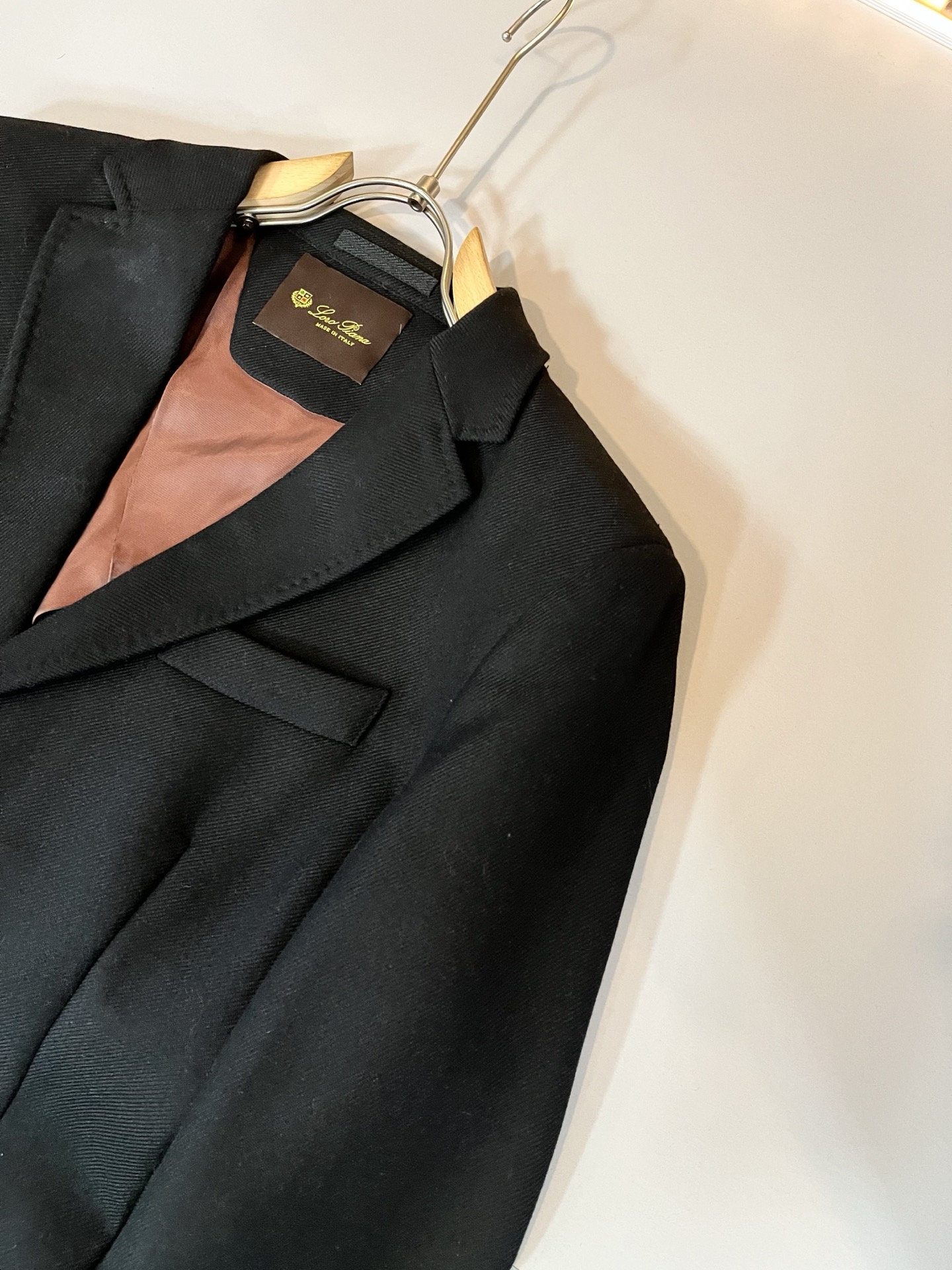 Loro Piana诺悠翩雅 2025秋冬男士西装外套，最新的贸易订单全品相！！网红款！上身舒适透气，不