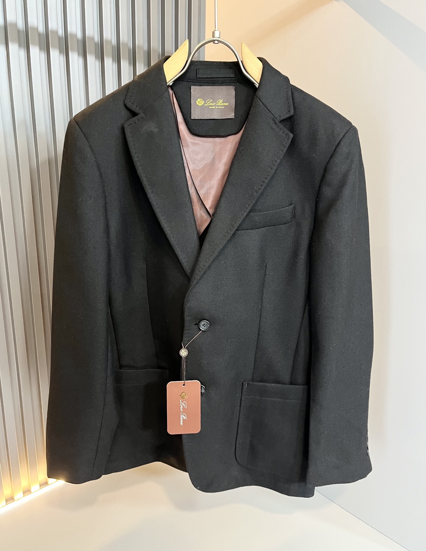 Loro Piana诺悠翩雅 2025秋冬男士西装外套，最新的贸易订单全品相！！网红款！上身舒适透气，不