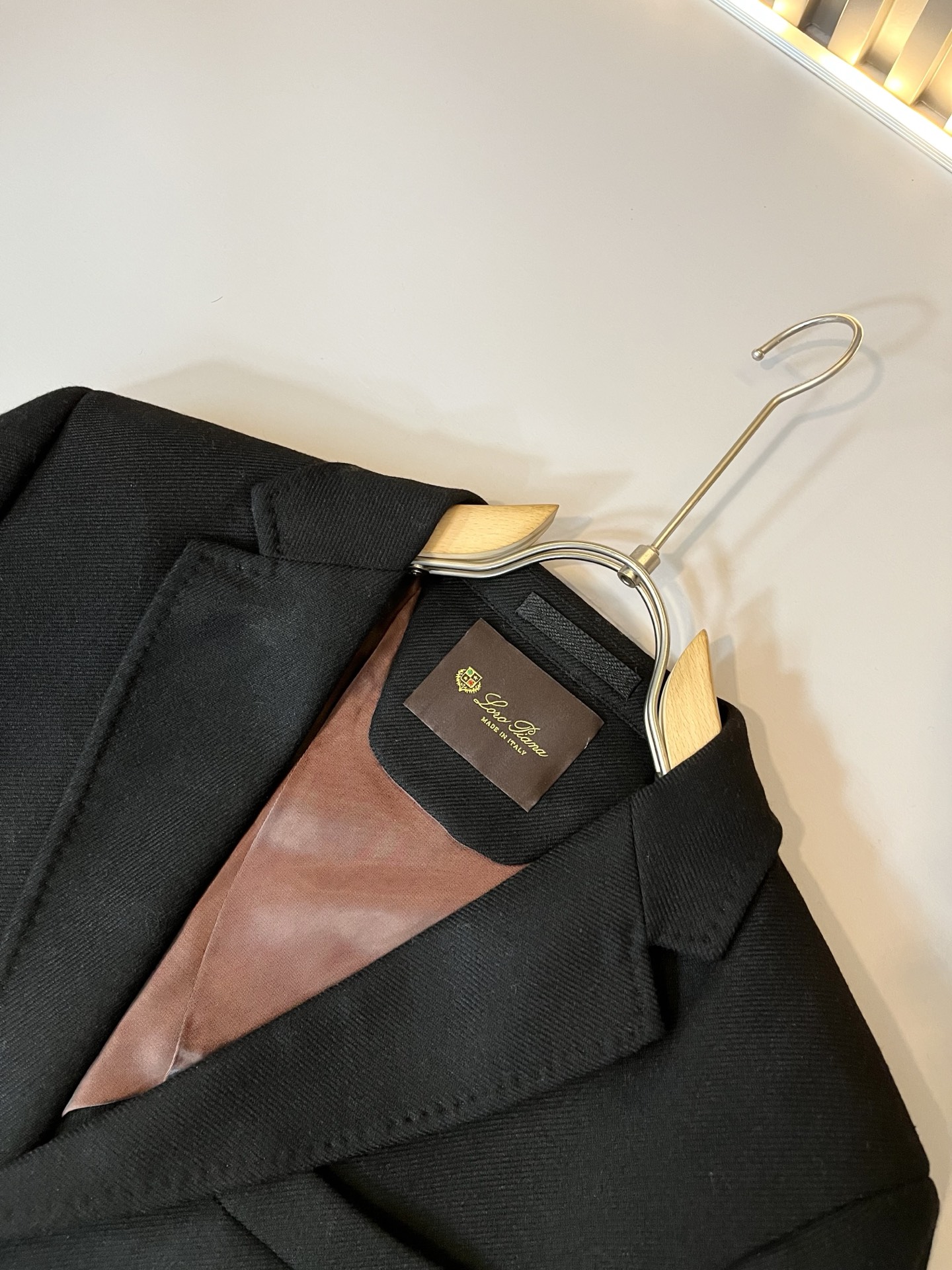 Loro Piana诺悠翩雅 2025秋冬男士西装外套，最新的贸易订单全品相！！网红款！上身舒适透气，不