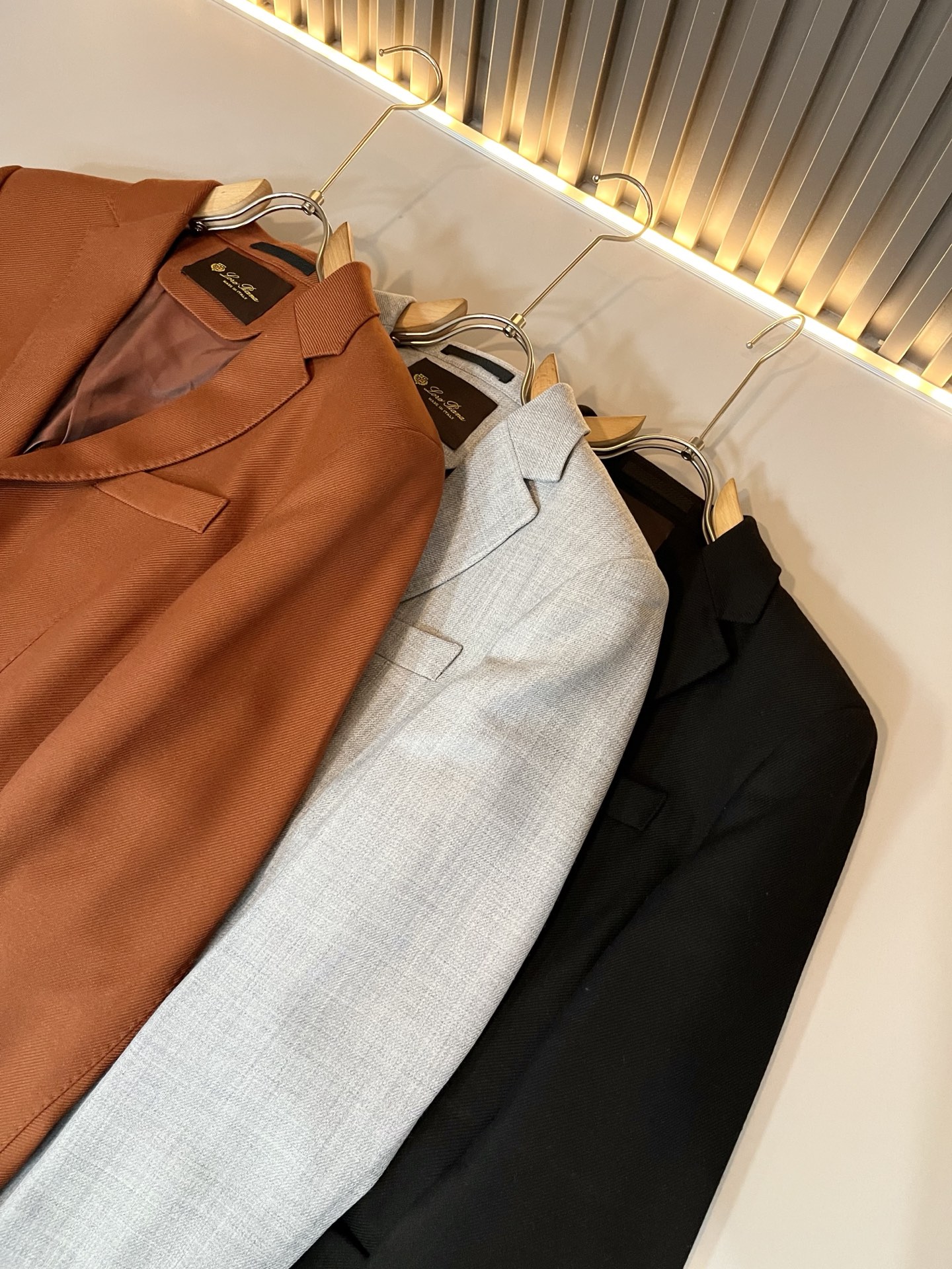 Loro Piana诺悠翩雅 2025秋冬男士西装外套，最新的贸易订单全品相！！网红款！上身舒适透气，不