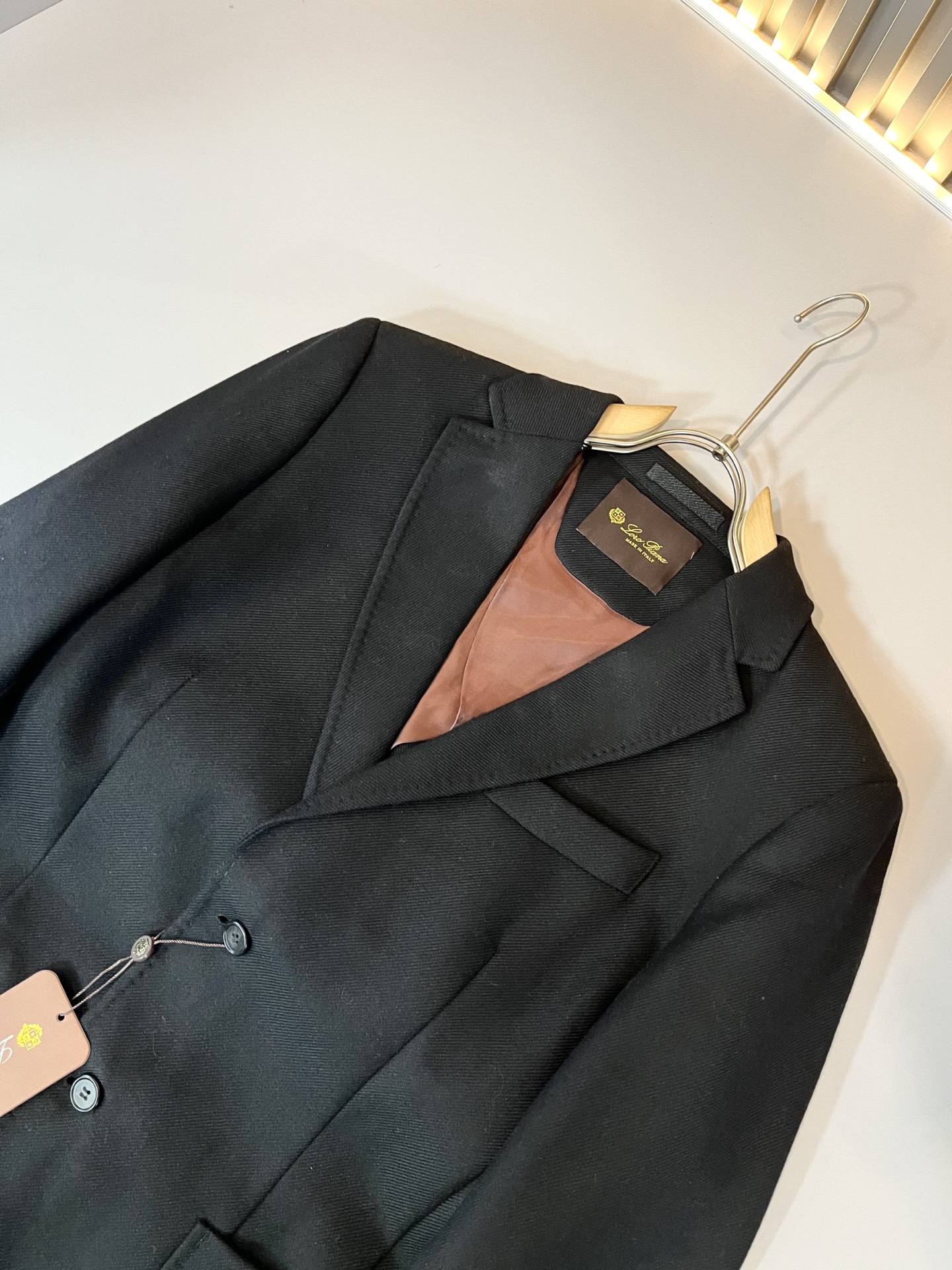 Loro Piana诺悠翩雅 2025秋冬男士西装外套，最新的贸易订单全品相！！网红款！上身舒适透气，不