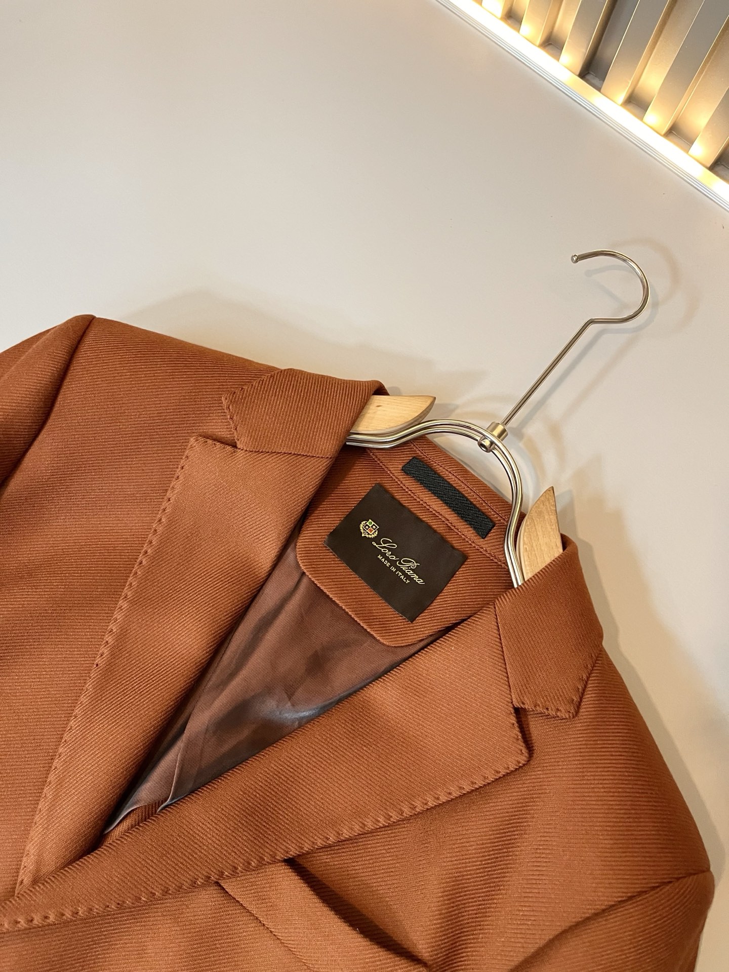 Loro Piana诺悠翩雅 2025秋冬男士西装外套，最新的贸易订单全品相！！网红款！上身舒适透气，不