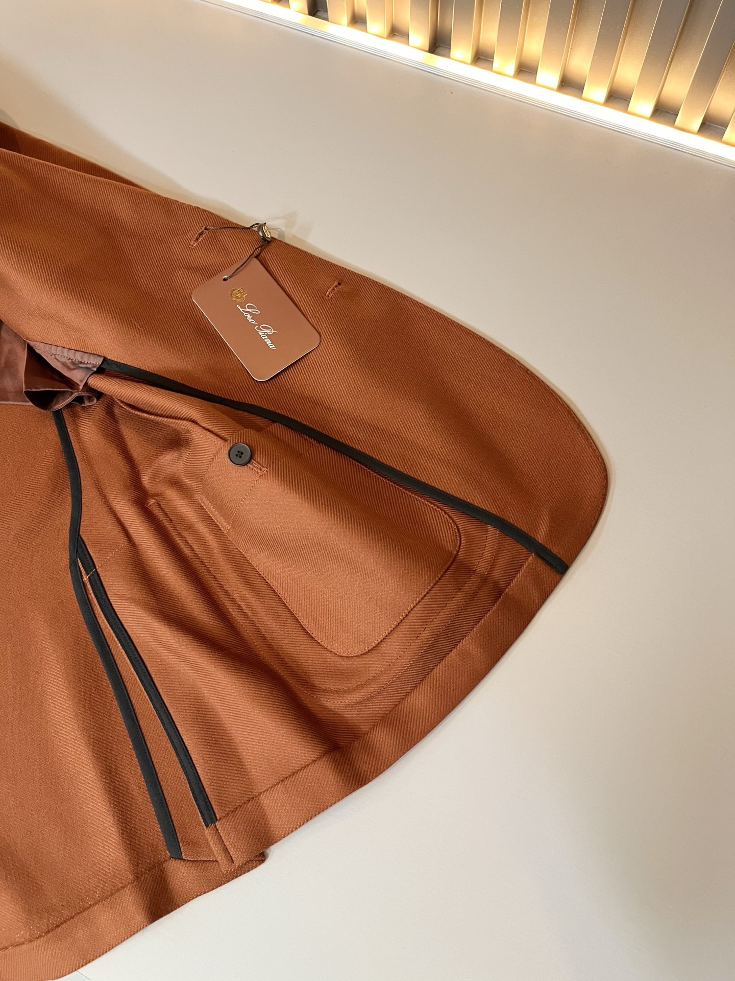 Loro Piana诺悠翩雅 2025秋冬男士西装外套，最新的贸易订单全品相！！网红款！上身舒适透气，不