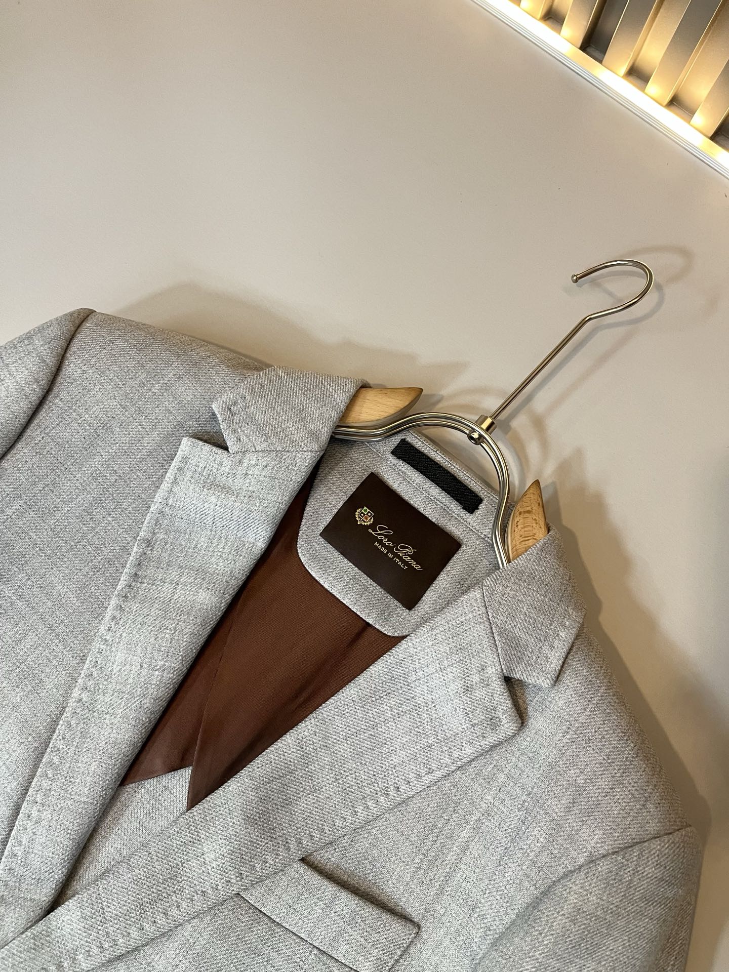 Loro Piana诺悠翩雅 2025秋冬男士西装外套，最新的贸易订单全品相！！网红款！上身舒适透气，不