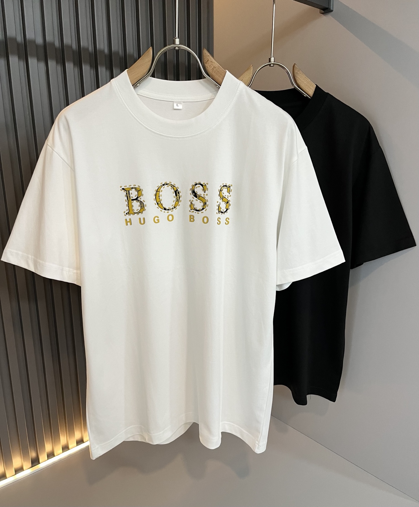 BOSS 2025春夏新款男女同款👫短袖T恤，意大利原厂订单渠道，极具个性高级风，标志logo图案压胶工