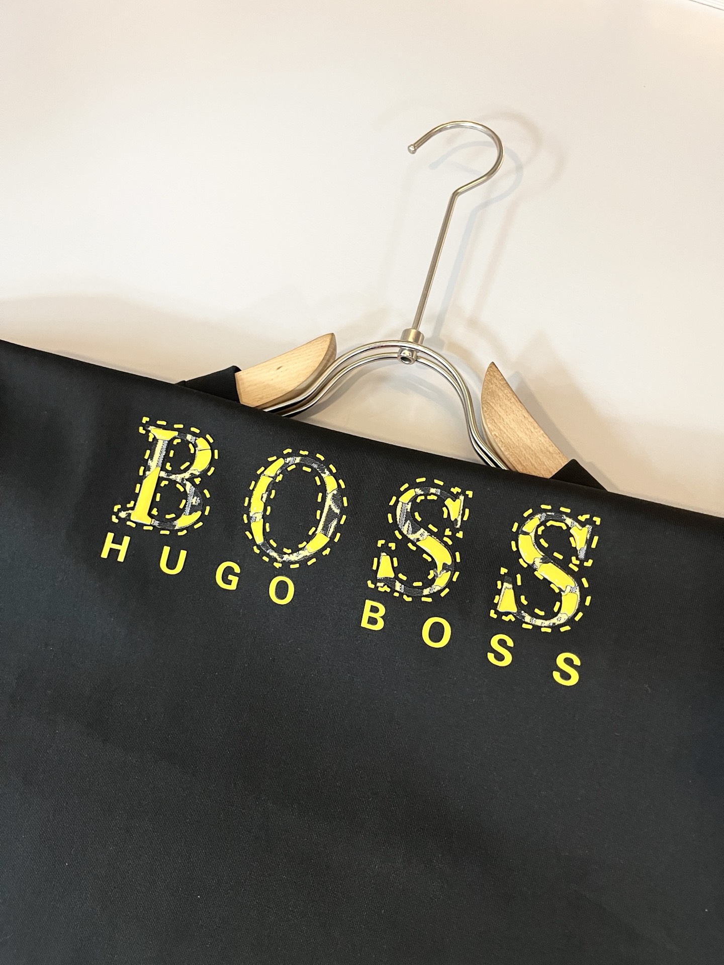 BOSS 2025春夏新款男女同款👫短袖T恤，意大利原厂订单渠道，极具个性高级风，标志logo图案压胶工