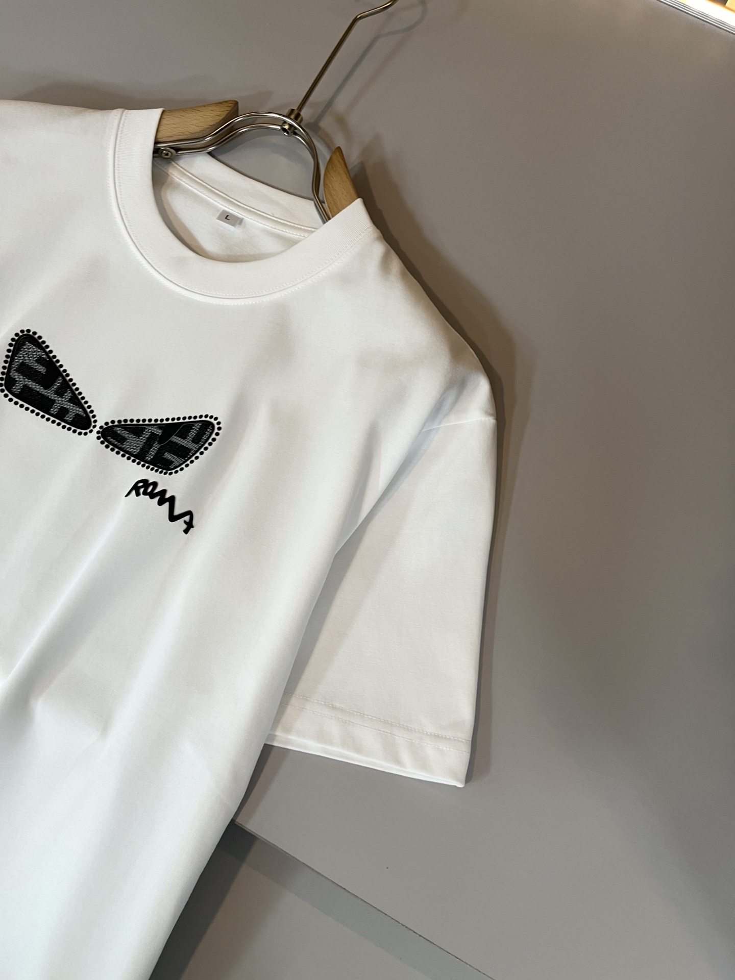 FEN*I 芬*迪2025春夏新款FD家族FF男女同款👫打底衫，男女同款👫百搭极简短袖。意大利原厂订单，