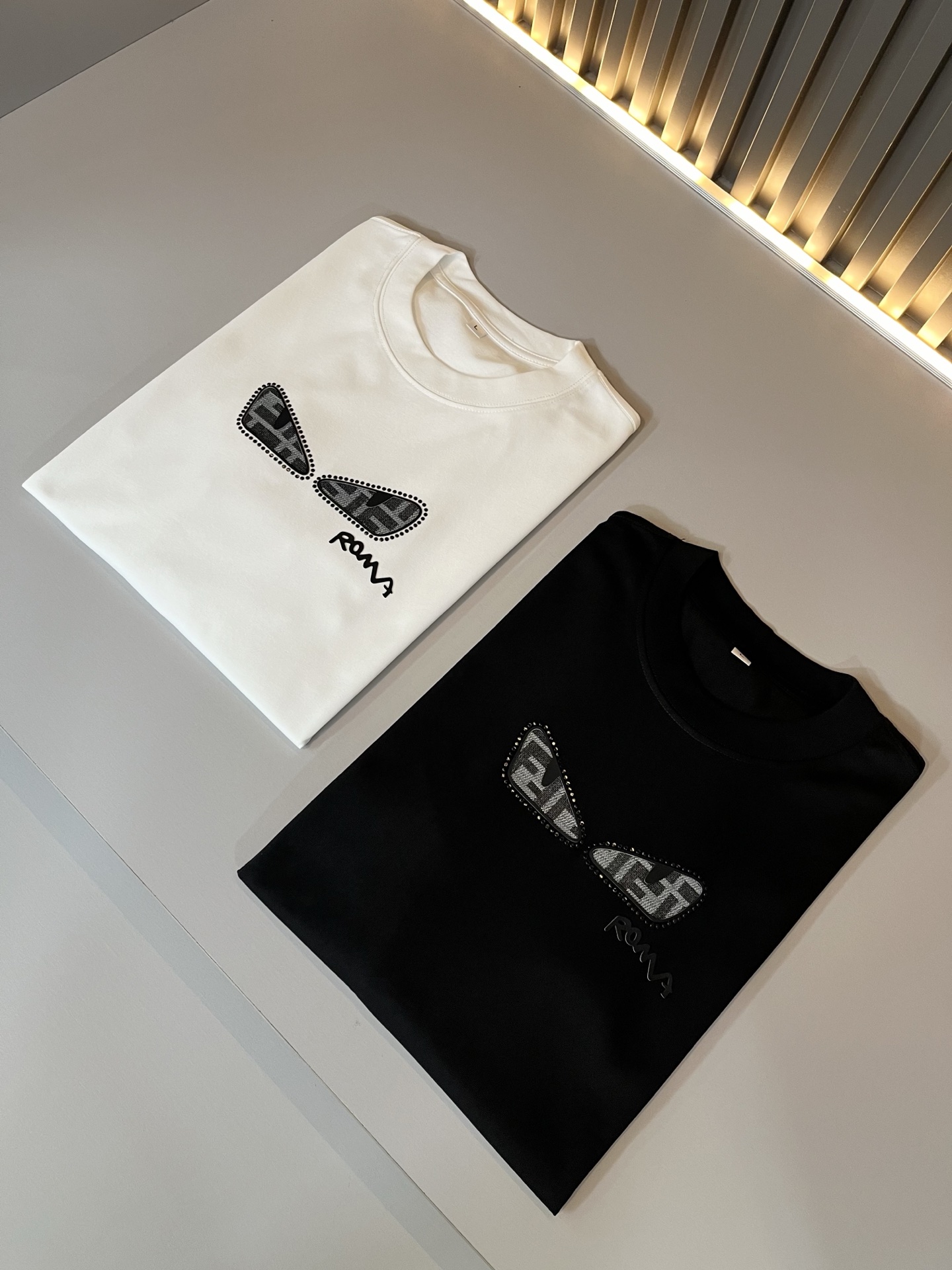 FEN*I 芬*迪2025春夏新款FD家族FF男女同款👫打底衫，男女同款👫百搭极简短袖。意大利原厂订单，