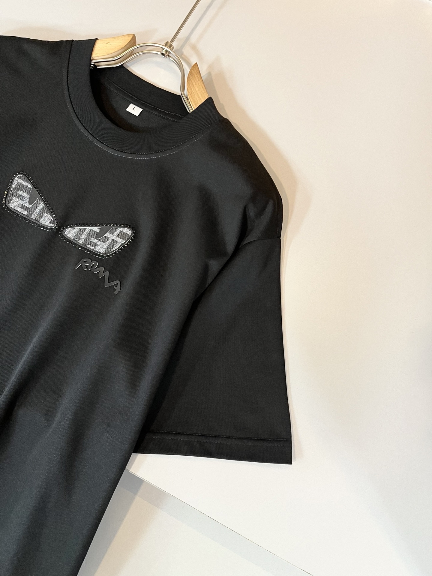 FEN*I 芬*迪2025春夏新款FD家族FF男女同款👫打底衫，男女同款👫百搭极简短袖。意大利原厂订单，