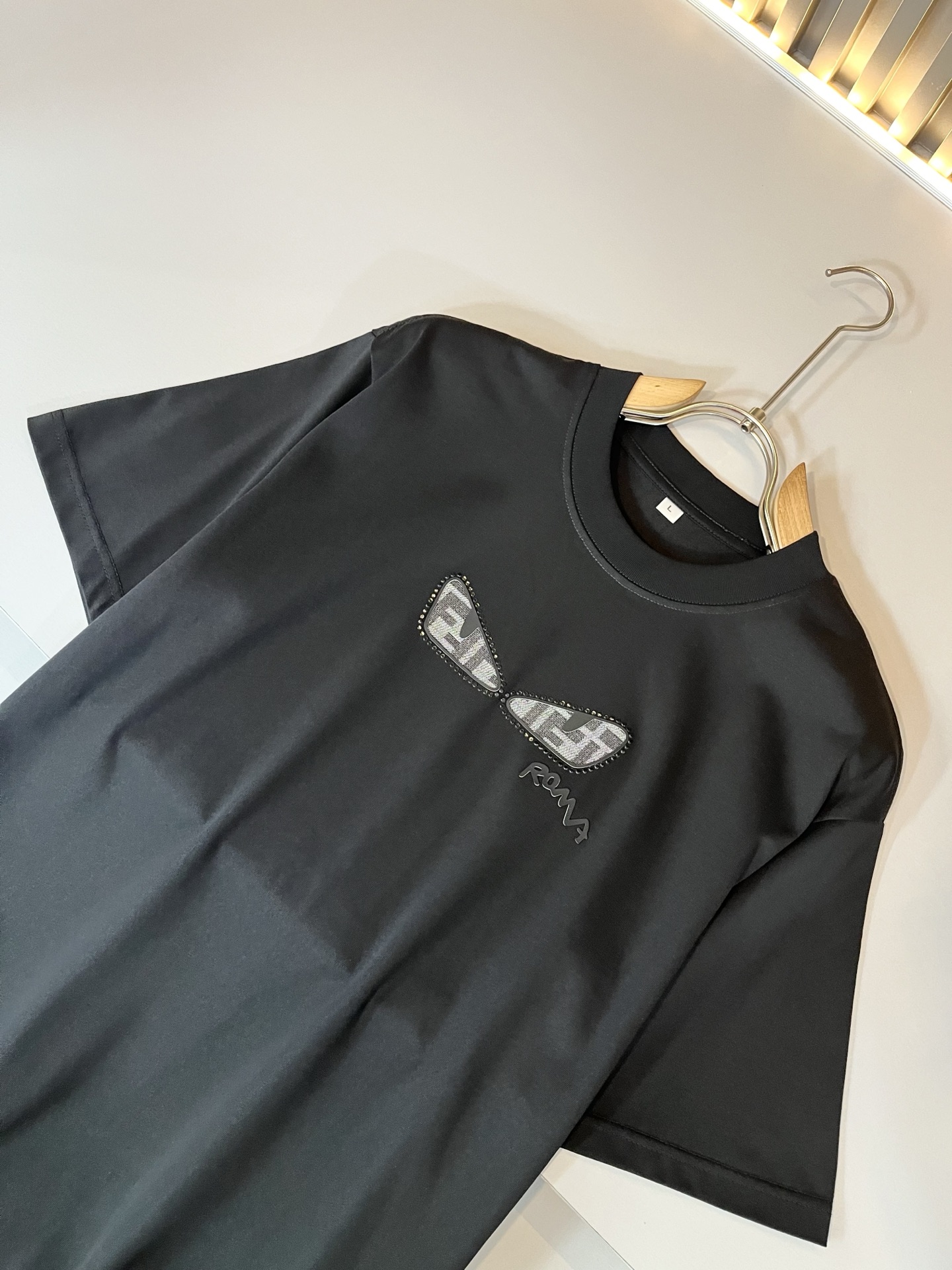 FEN*I 芬*迪2025春夏新款FD家族FF男女同款👫打底衫，男女同款👫百搭极简短袖。意大利原厂订单，