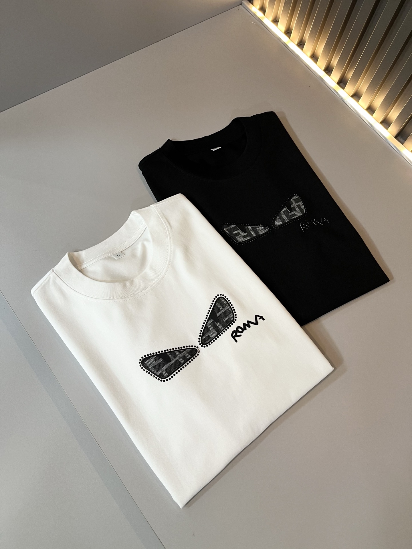 FEN*I 芬*迪2025春夏新款FD家族FF男女同款👫打底衫，男女同款👫百搭极简短袖。意大利原厂订单，