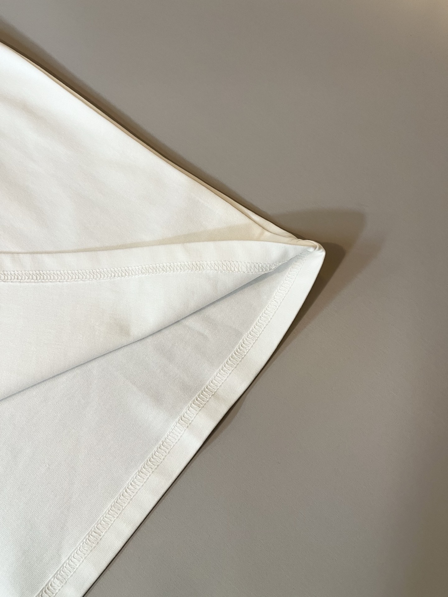 BALENCI*GA巴黎*家 2025春夏新款男女同款👫短袖T恤！走秀图案印花时尚休闲短袖T恤衫！设计l