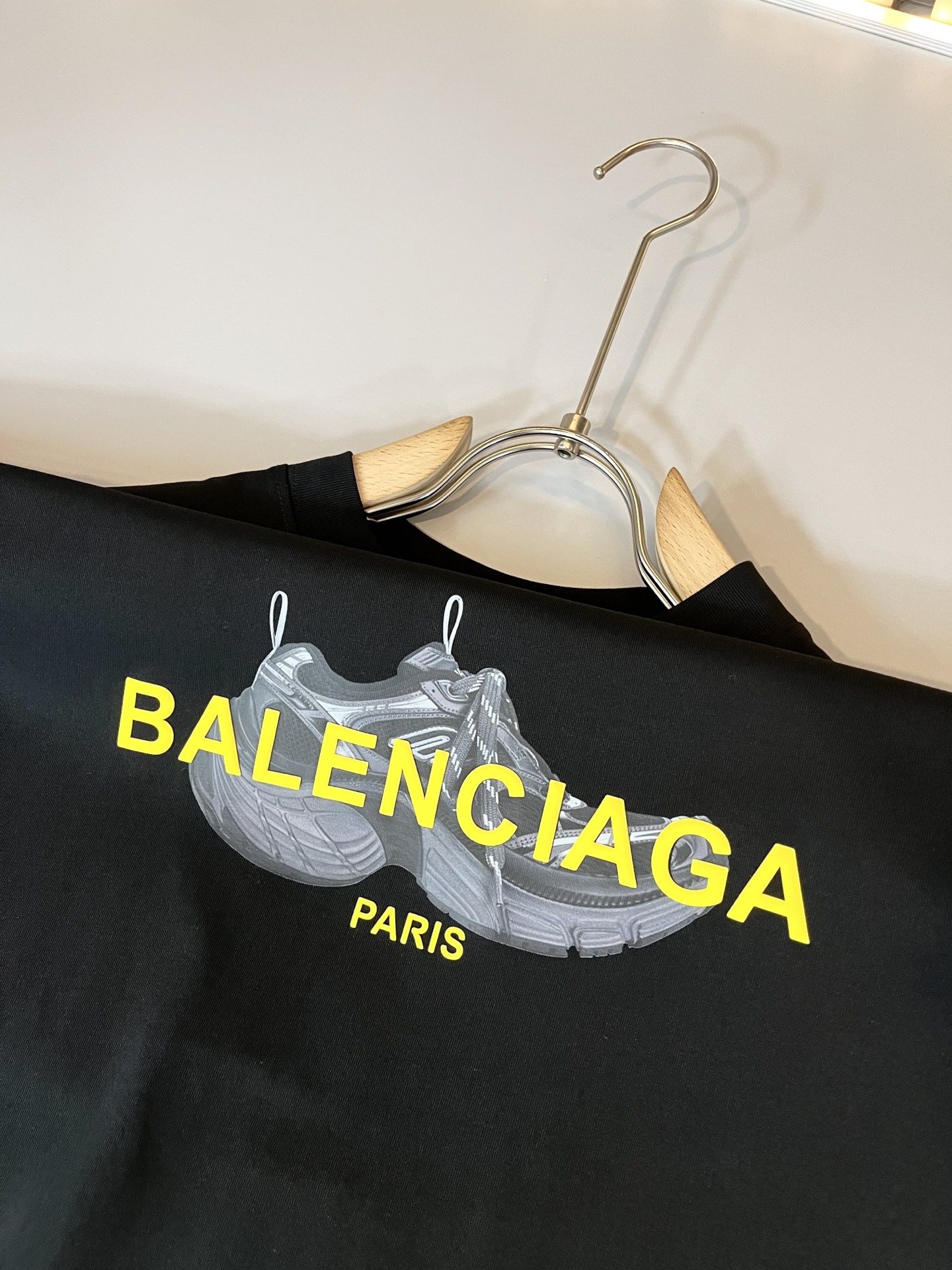 BALENCI*GA巴黎*家 2025春夏新款男女同款👫短袖T恤！走秀图案印花时尚休闲短袖T恤衫！设计l