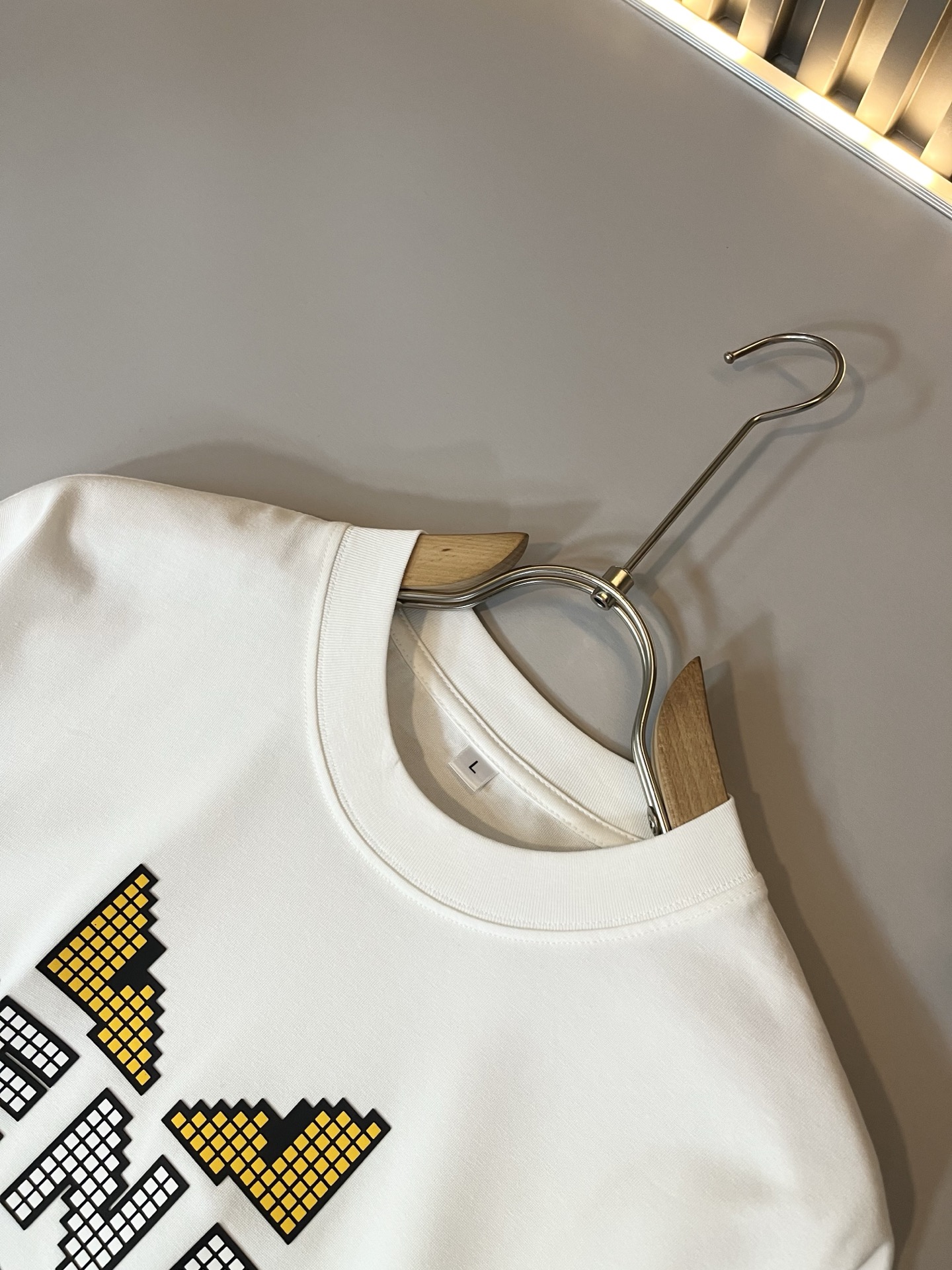 FEN*I 芬*迪2025春夏新款FD家族FF男女同款👫打底衫，男女同款👫百搭极简短袖。意大利原厂订单，