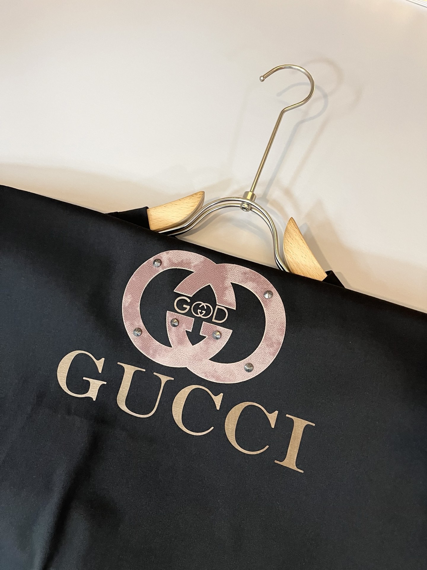 Gucc*古家 2025春夏新款男女同情侣款👫休闲宽松棉质圆领短袖T恤衫！贸易公司渠道稀出，同步官网发售