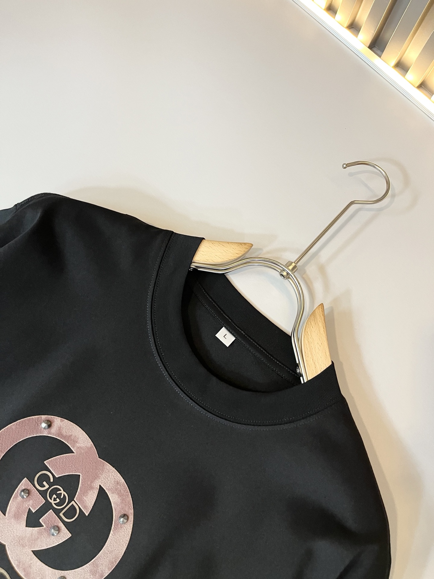 Gucc*古家 2025春夏新款男女同情侣款👫休闲宽松棉质圆领短袖T恤衫！贸易公司渠道稀出，同步官网发售