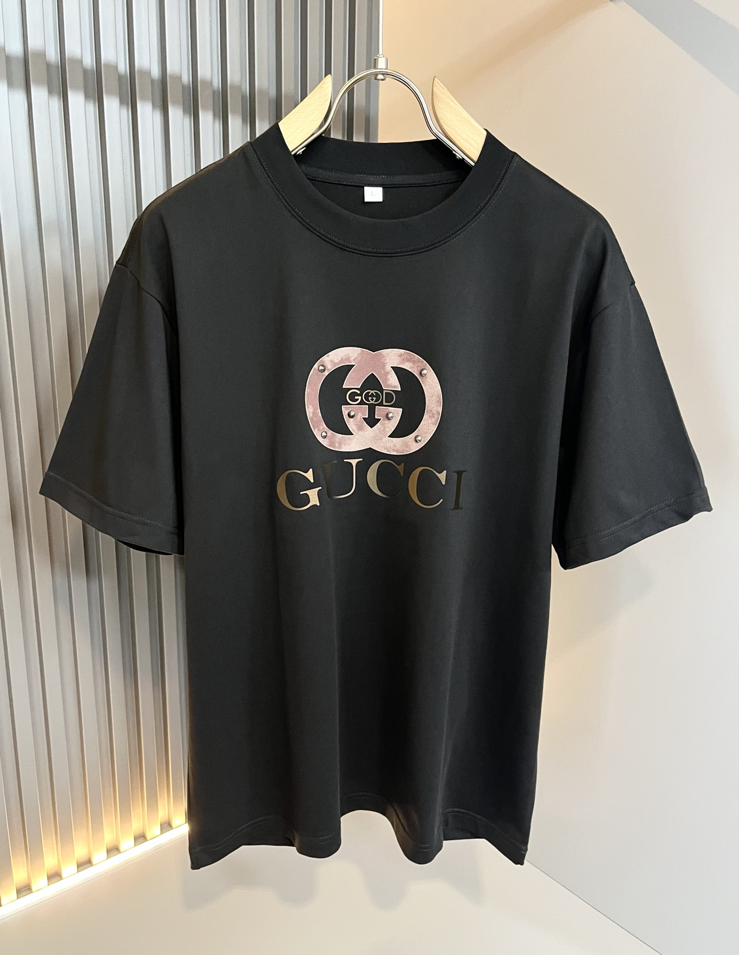 Gucc*古家 2025春夏新款男女同情侣款👫休闲宽松棉质圆领短袖T恤衫！贸易公司渠道稀出，同步官网发售