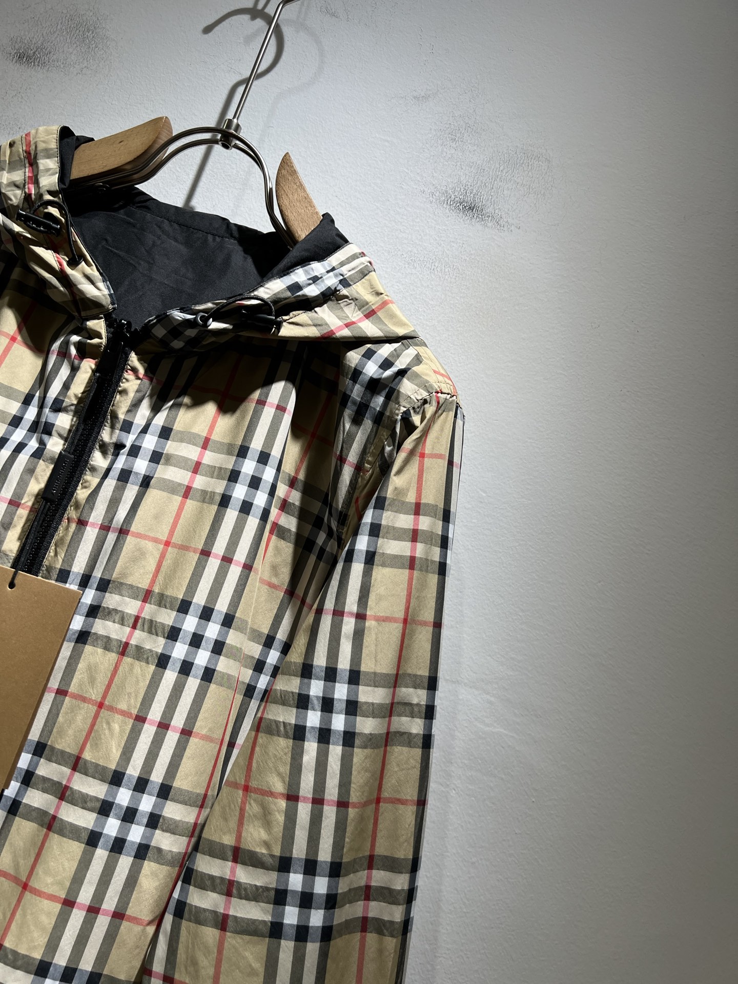 BURBER*Y巴*莉⚠️双面夹克！2025秋冬新品夹克外套重磅来袭，最近比较火热的环保聚酯纤维记忆面料