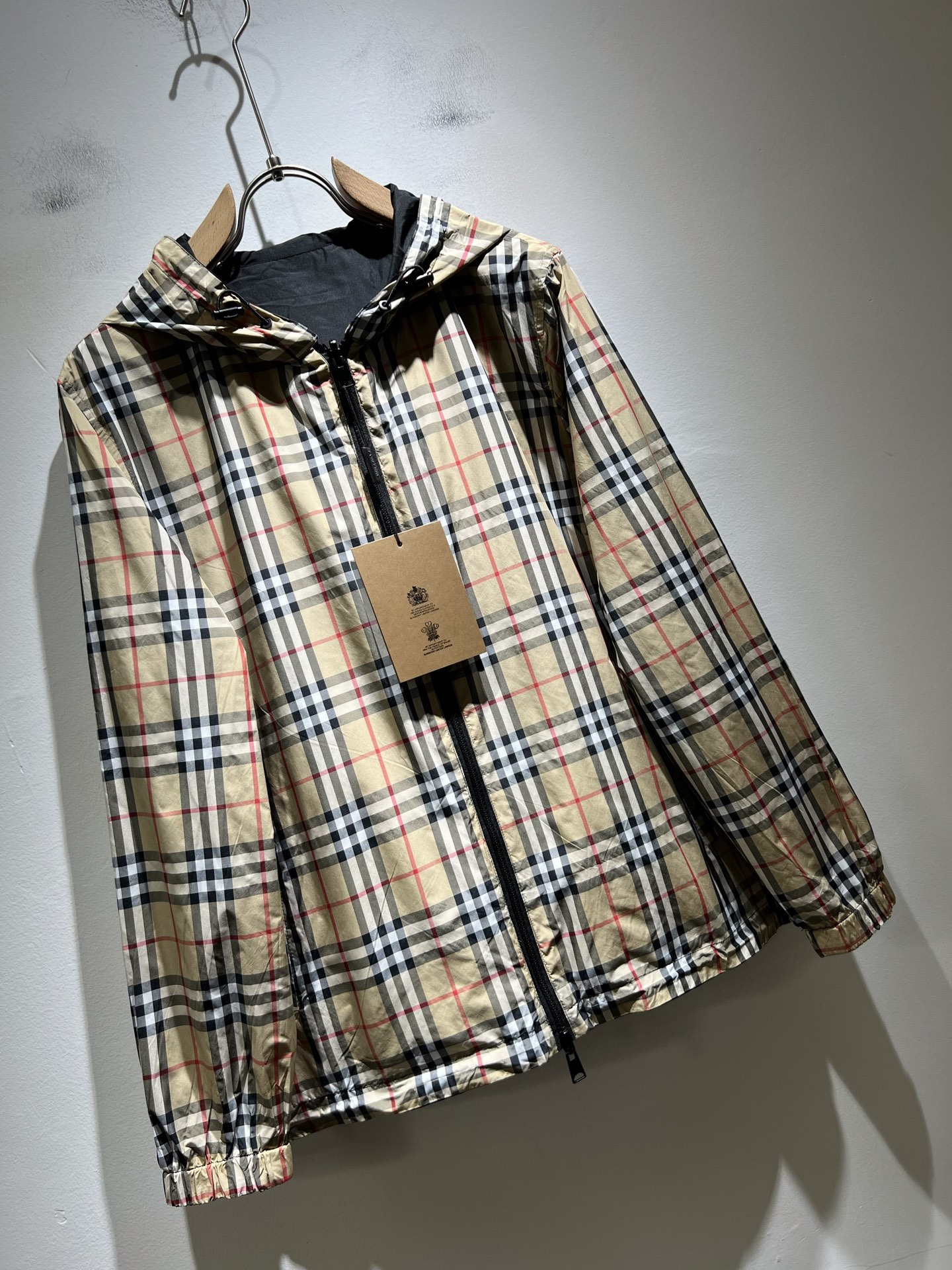 BURBER*Y巴*莉⚠️双面夹克！2025秋冬新品夹克外套重磅来袭，最近比较火热的环保聚酯纤维记忆面料