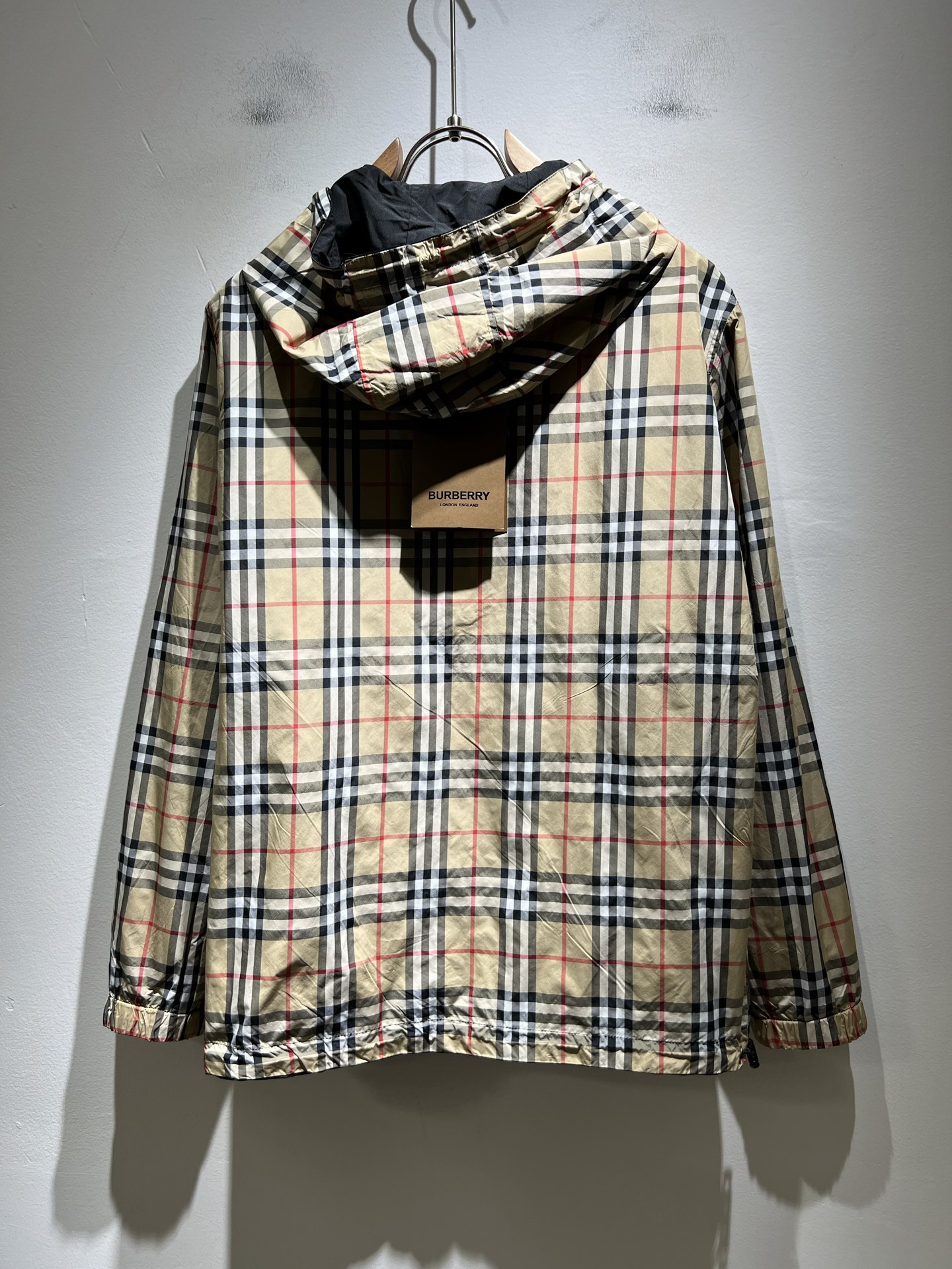 BURBER*Y巴*莉⚠️双面夹克！2025秋冬新品夹克外套重磅来袭，最近比较火热的环保聚酯纤维记忆面料