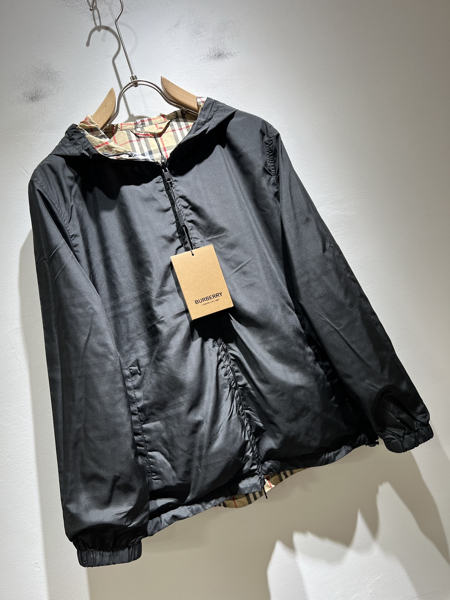 BURBER*Y巴*莉⚠️双面夹克！2025秋冬新品夹克外套重磅来袭，最近比较火热的环保聚酯纤维记忆面料