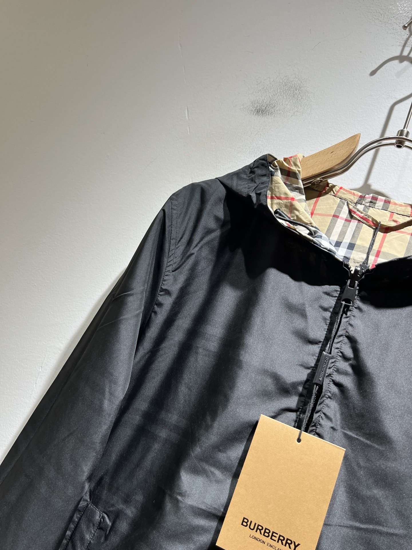 BURBER*Y巴*莉⚠️双面夹克！2025秋冬新品夹克外套重磅来袭，最近比较火热的环保聚酯纤维记忆面料