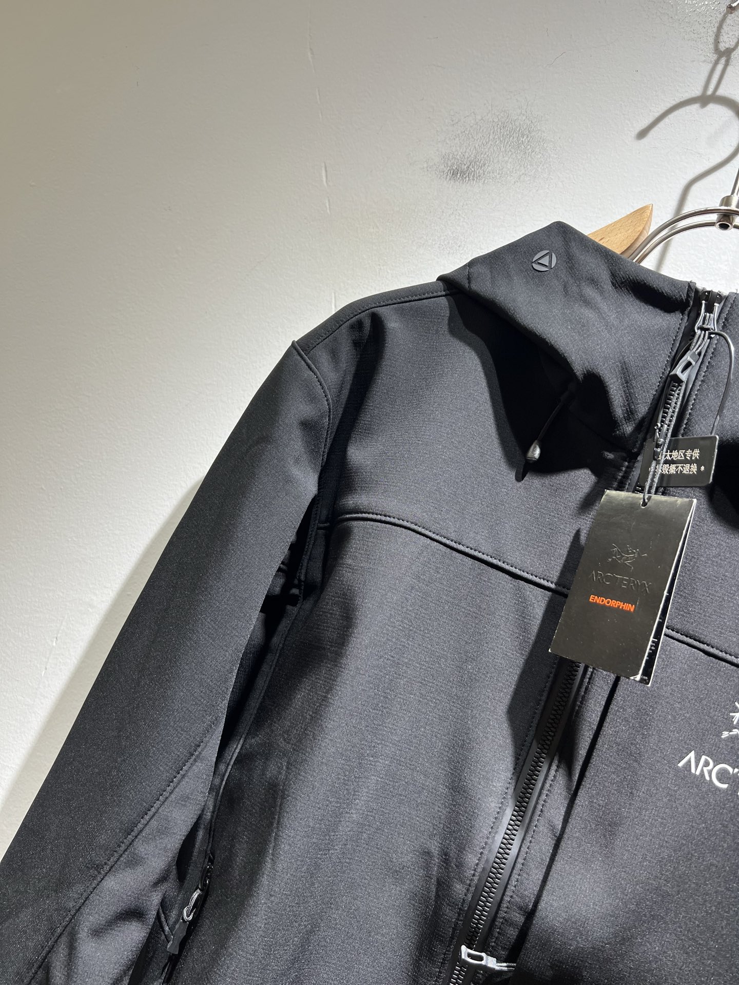 ARCTER*X始*祖鸟 2025秋冬新款男女同款👫夹克外套，户外品牌可能大家第一想到的就是加拿大鹅、始