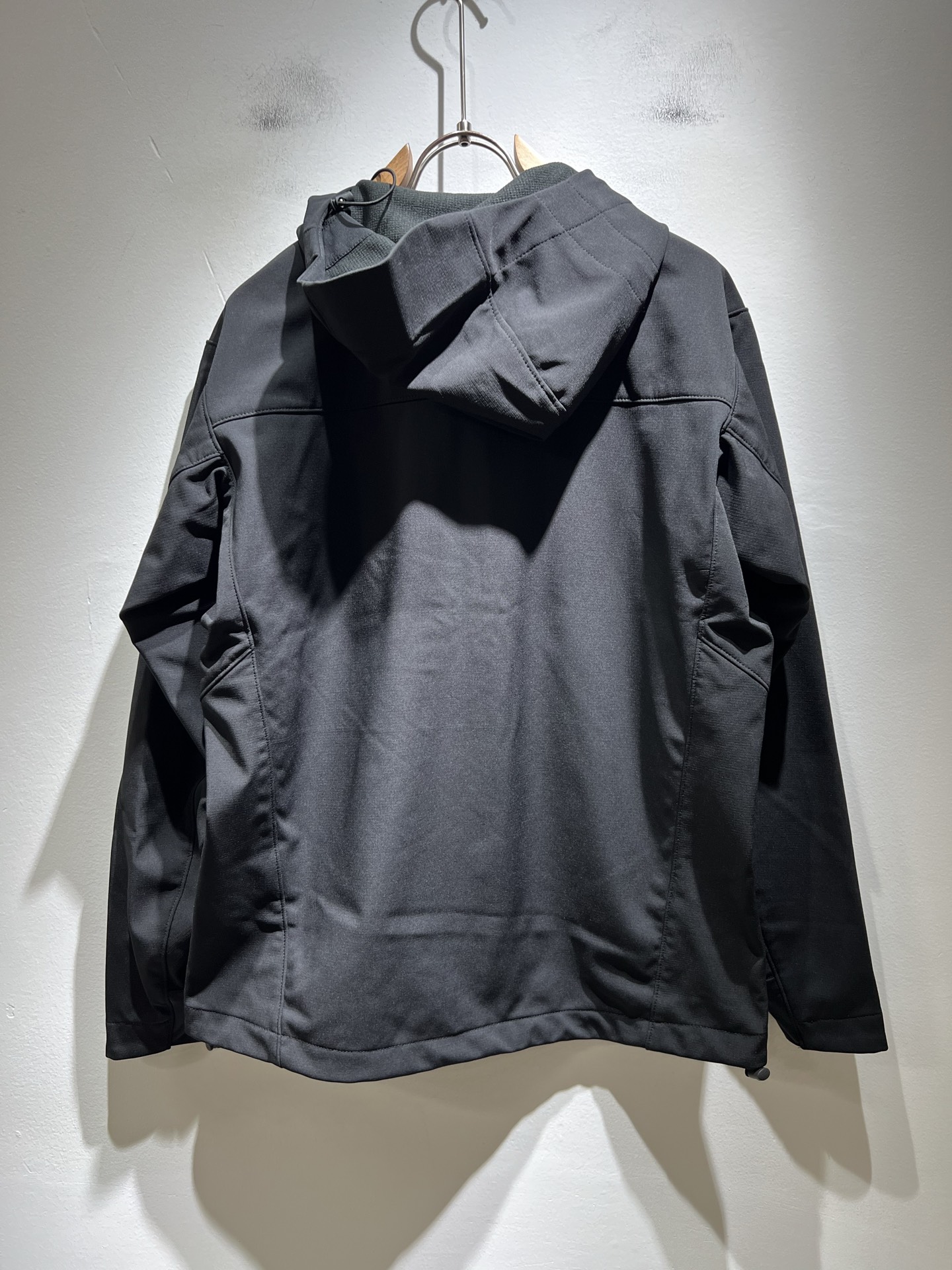 ARCTER*X始*祖鸟 2025秋冬新款男女同款👫夹克外套，户外品牌可能大家第一想到的就是加拿大鹅、始