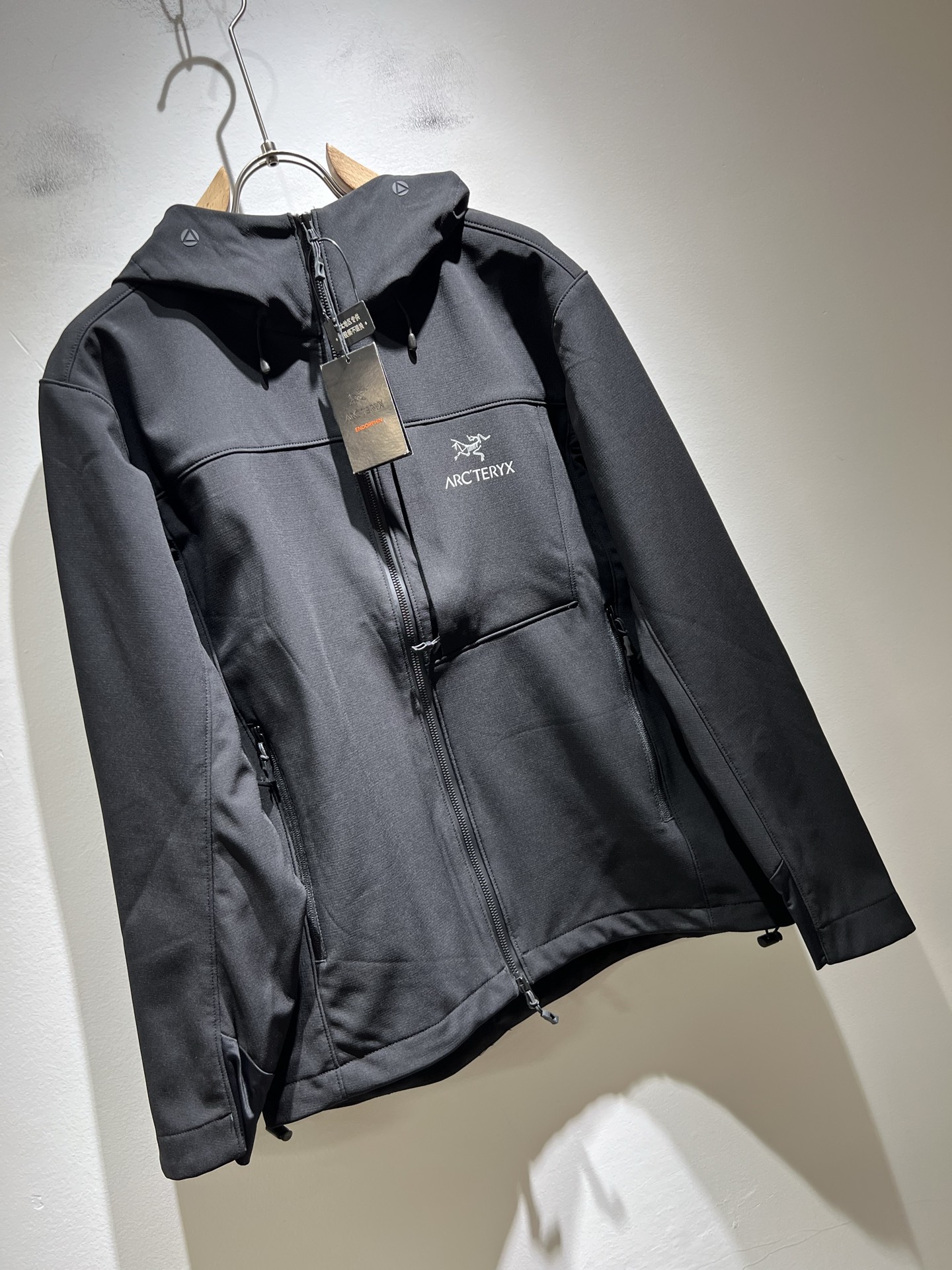 ARCTER*X始*祖鸟 2025秋冬新款男女同款👫夹克外套，户外品牌可能大家第一想到的就是加拿大鹅、始