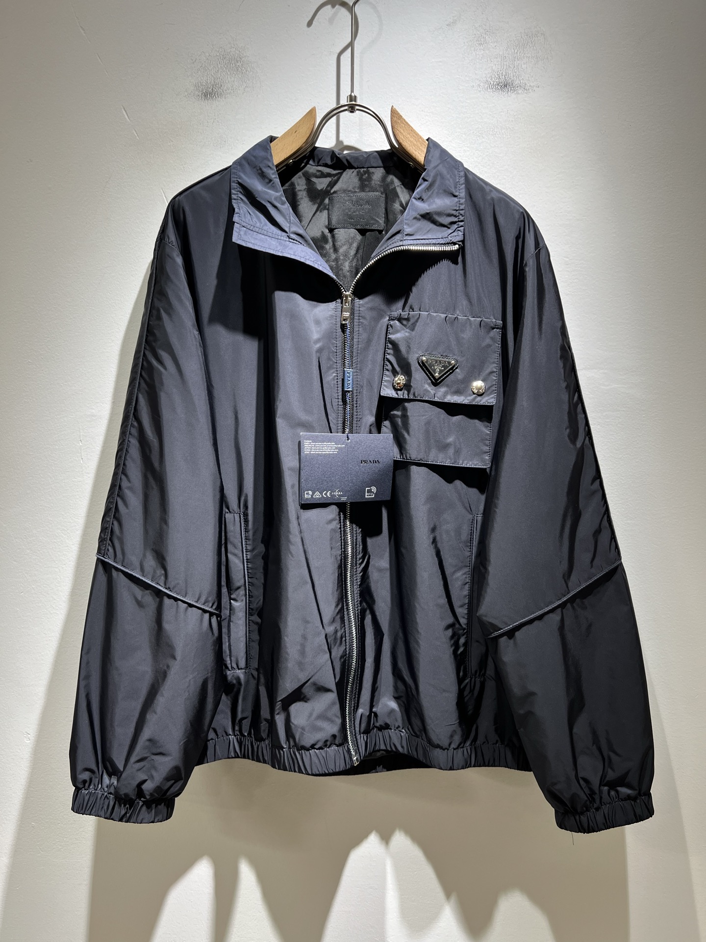PRAD*A普*达2025秋冬休闲夹克外套，最新时尚休闲拉链夹克，时尚夹克外套!贸易公司渠道稀出，同步官