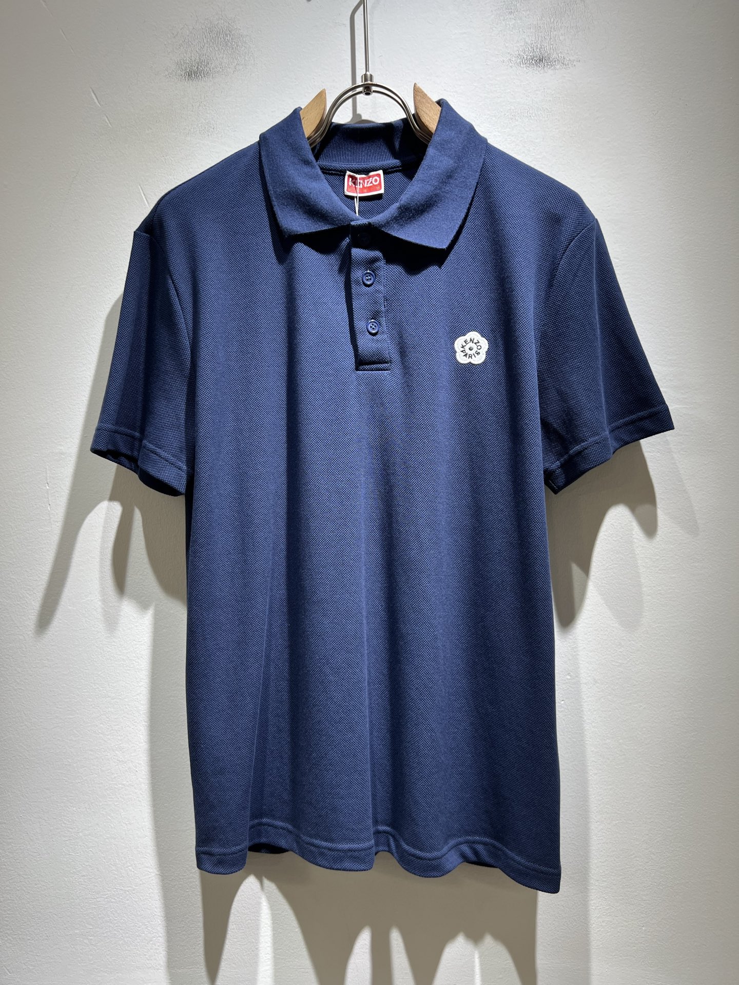 NO:515174,KENZ*Takata*3 The new short-sleeved Polo shirt for men and women in spring and summer 2025 is the same short-sleeved Polo shirt for men and women. The new products that have been improved in inheriting classic works are more three-dimensional and have embroidered letter logo pattern on the chest!  It means that you have great power and richness!  A must-have item in the Year of the Tiger, customized original pure cotton fabric. If you like it, hurry up and buy it!  First-in, first served!  Size M-3XL, T-shirt,alexander wang19860909KENZ*高田*三 2025春夏新品男女同款短袖Polo衫,传承经典著作改良后的新品更加的具有立体感官,胸前字母logo图案刺绣 设计！代表着虎虎生威,富富有余！虎年必备单品,定制原版纯棉面料.有喜欢赶紧入手吧！先入先得！尺码M-3XL,,T-shirt,alexander wang,Men's clothing