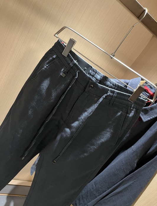 HUGO BOSS осеннезимние новые повседневные мужские костюмы hugo Boss 2025 ... HUGO BOSS осеннезимние новые повседневные мужские костюмы hugo Boss 2025 ...