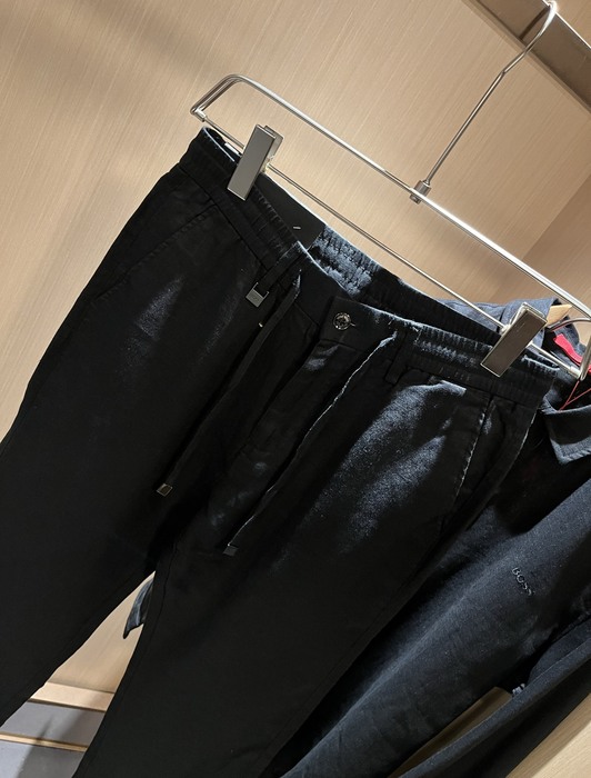 HUGO BOSS осеннезимние новые повседневные мужские костюмы hugo Boss 2025 ... HUGO BOSS осеннезимние новые повседневные мужские костюмы hugo Boss 2025 ...