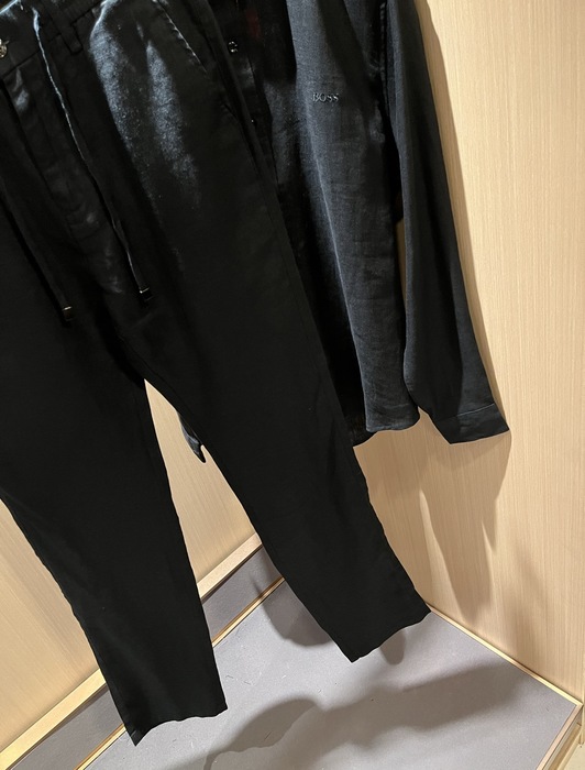 HUGO BOSS осеннезимние новые повседневные мужские костюмы hugo Boss 2025 ... HUGO BOSS осеннезимние новые повседневные мужские костюмы hugo Boss 2025 ...