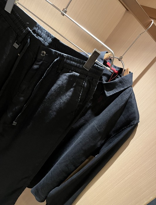 HUGO BOSS осеннезимние новые повседневные мужские костюмы hugo Boss 2025 ... HUGO BOSS осеннезимние новые повседневные мужские костюмы hugo Boss 2025 ...
