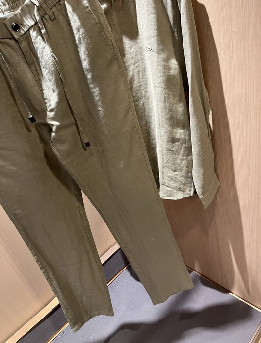 HUGO BOSS осеннезимние новые повседневные мужские костюмы hugo Boss 2025 ... HUGO BOSS осеннезимние новые повседневные мужские костюмы hugo Boss 2025 ...