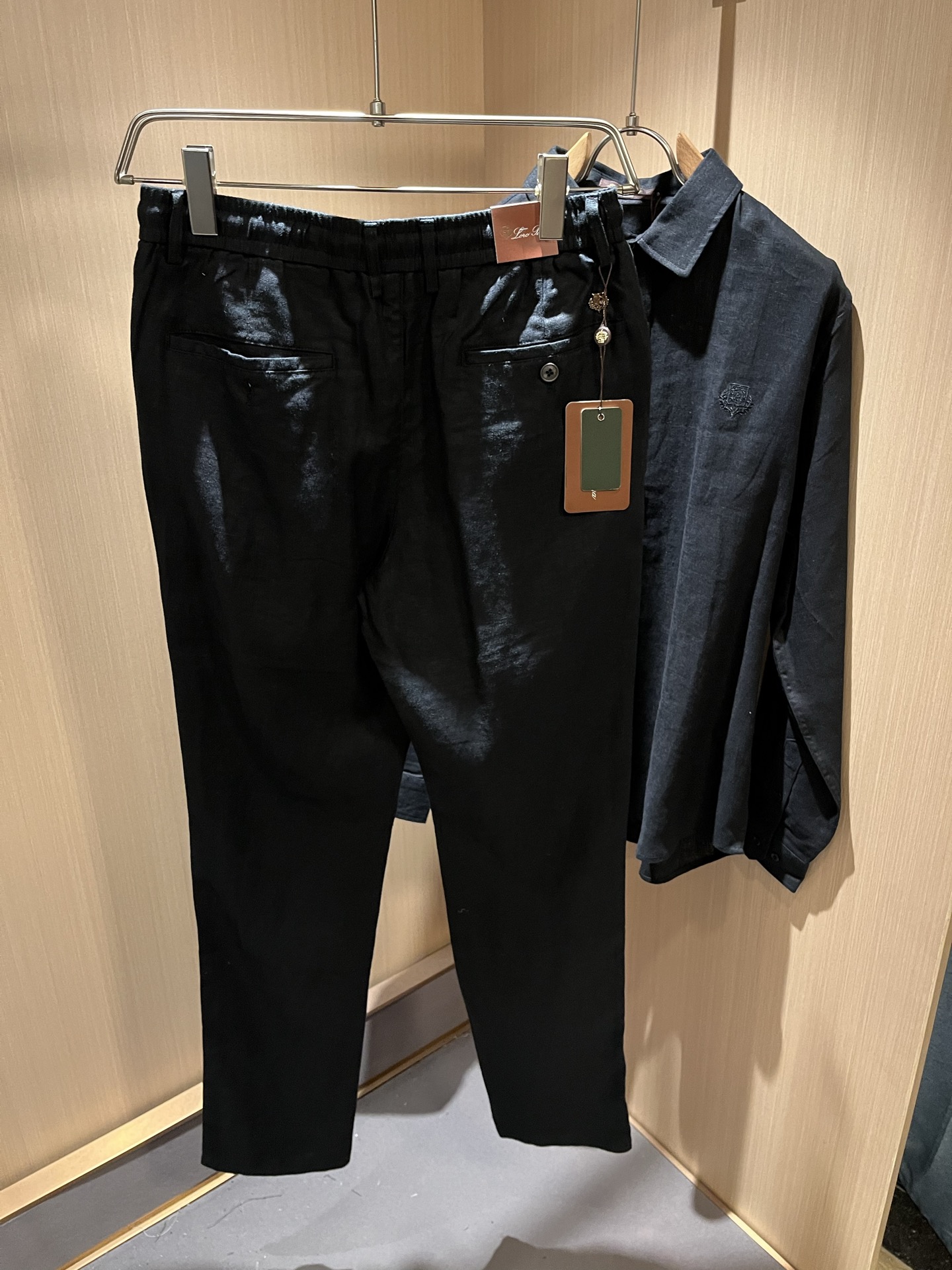 Loro Piana诺悠翩雅 2025秋冬男士套装，最新的贸易订单全品相！！网红款！上身舒适透气，不僵硬