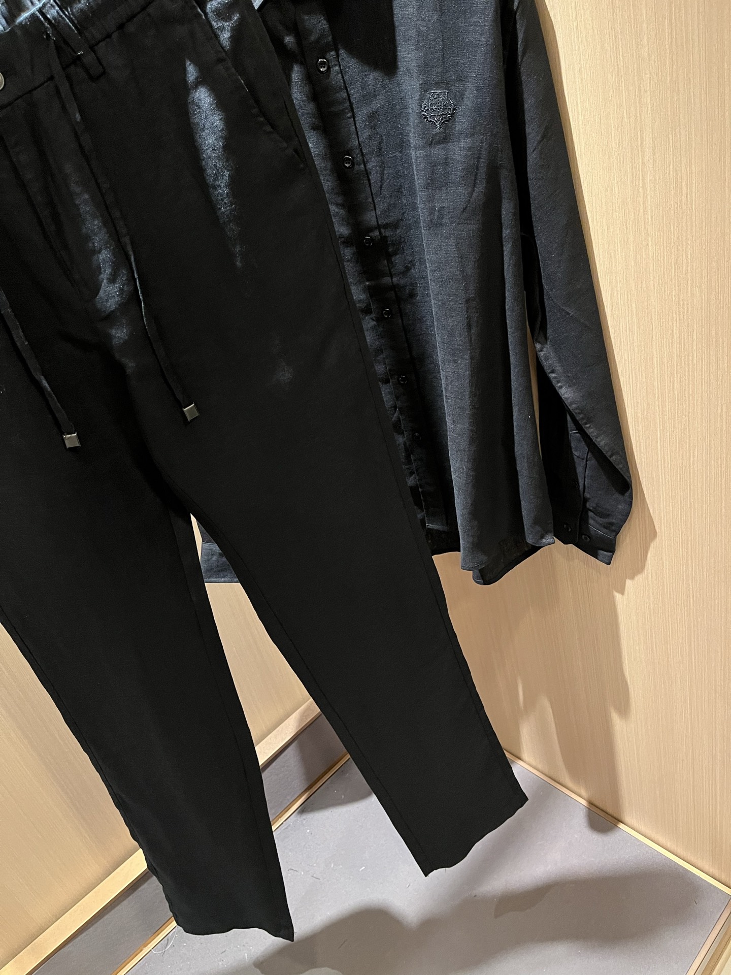 Loro Piana诺悠翩雅 2025秋冬男士套装，最新的贸易订单全品相！！网红款！上身舒适透气，不僵硬