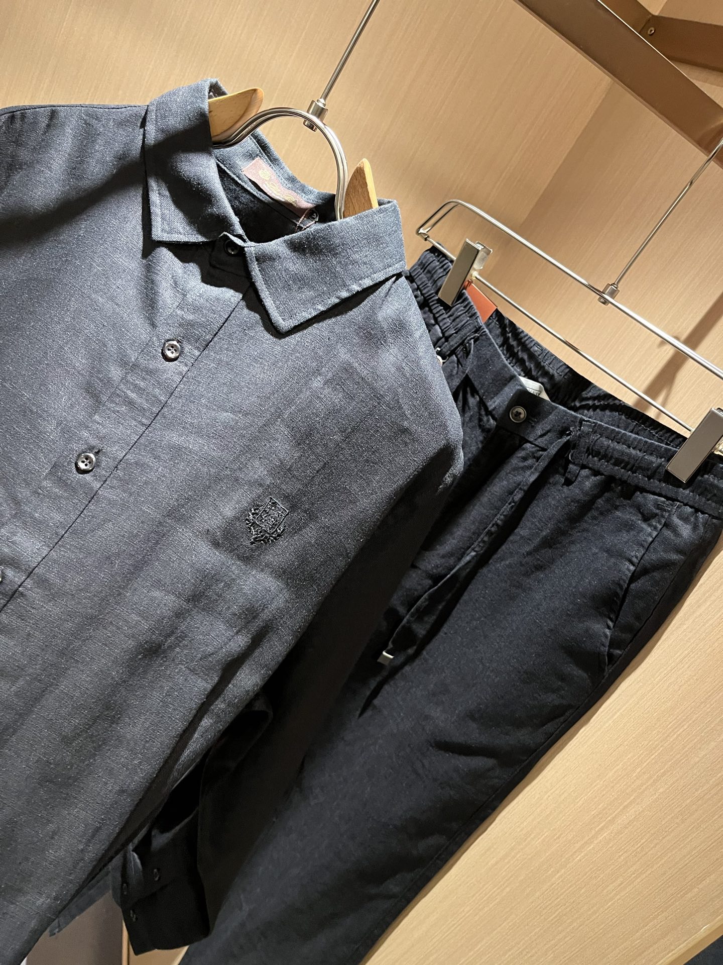 Loro Piana诺悠翩雅 2025秋冬男士套装，最新的贸易订单全品相！！网红款！上身舒适透气，不僵硬