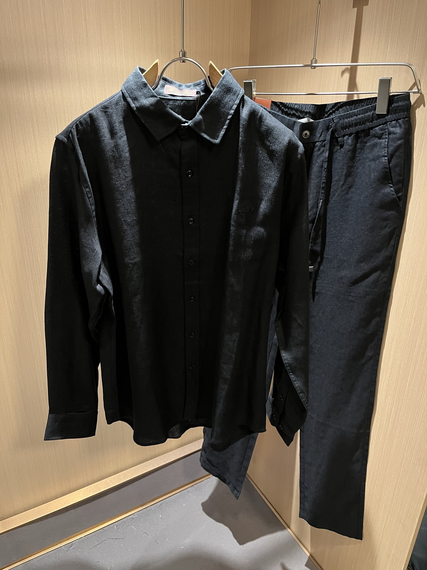 Loro Piana诺悠翩雅 2025秋冬男士套装，最新的贸易订单全品相！！网红款！上身舒适透气，不僵硬