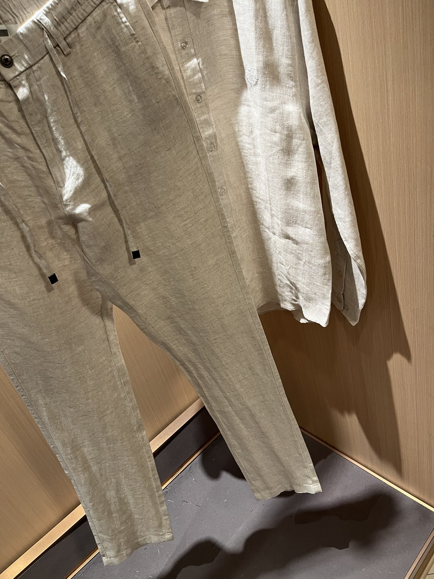 Loro Piana诺悠翩雅 2025秋冬男士套装，最新的贸易订单全品相！！网红款！上身舒适透气，不僵硬