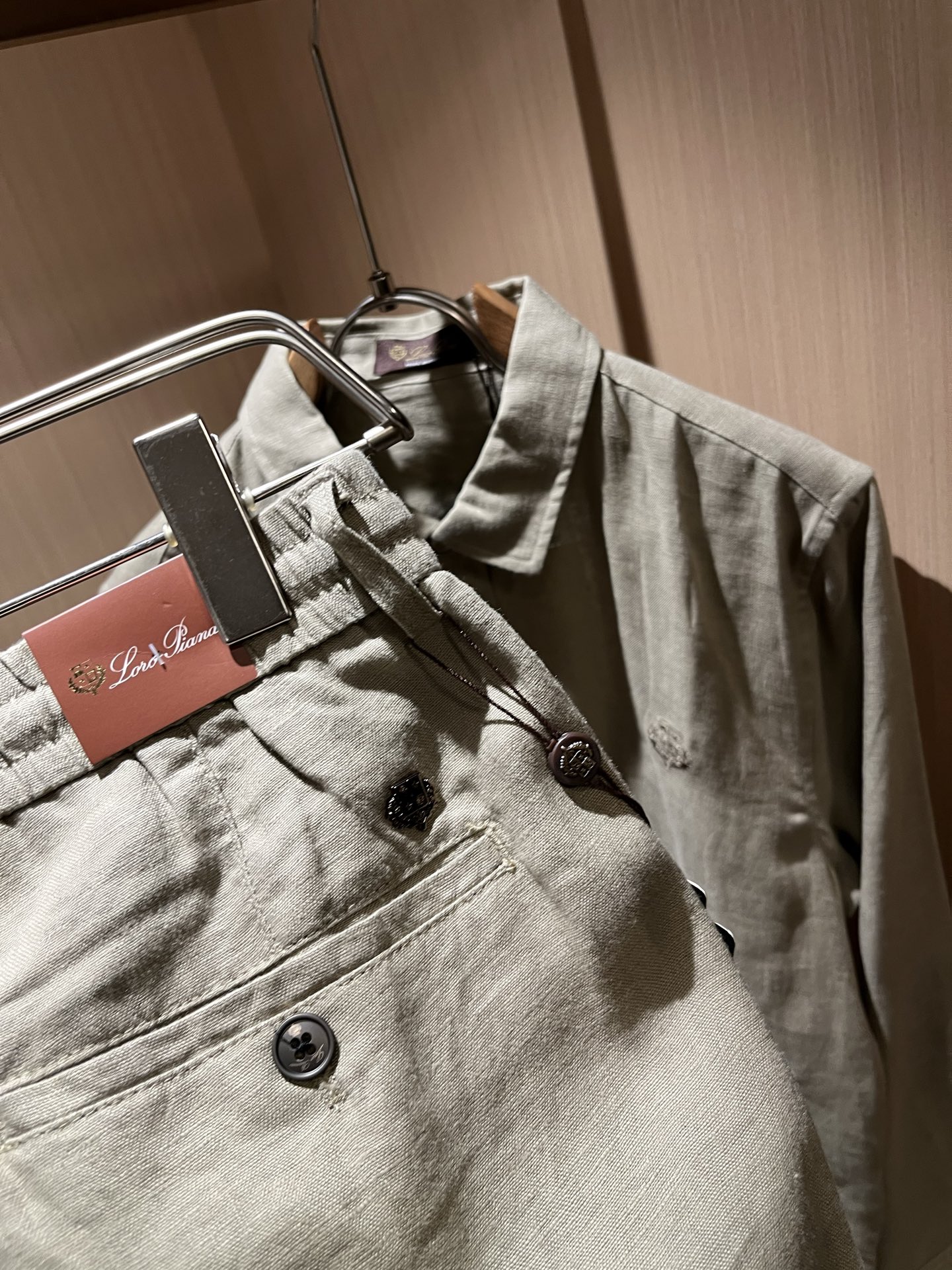 Loro Piana诺悠翩雅 2025秋冬男士套装，最新的贸易订单全品相！！网红款！上身舒适透气，不僵硬